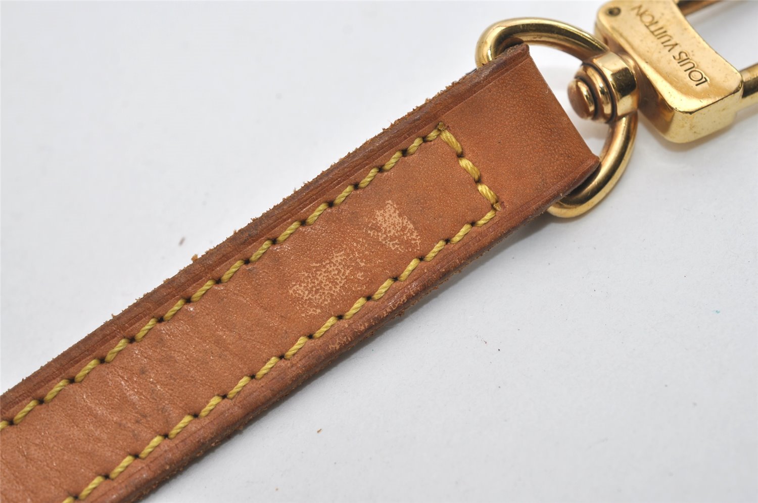 Authentic Louis Vuitton Leather Shoulder Strap Beige 47.4