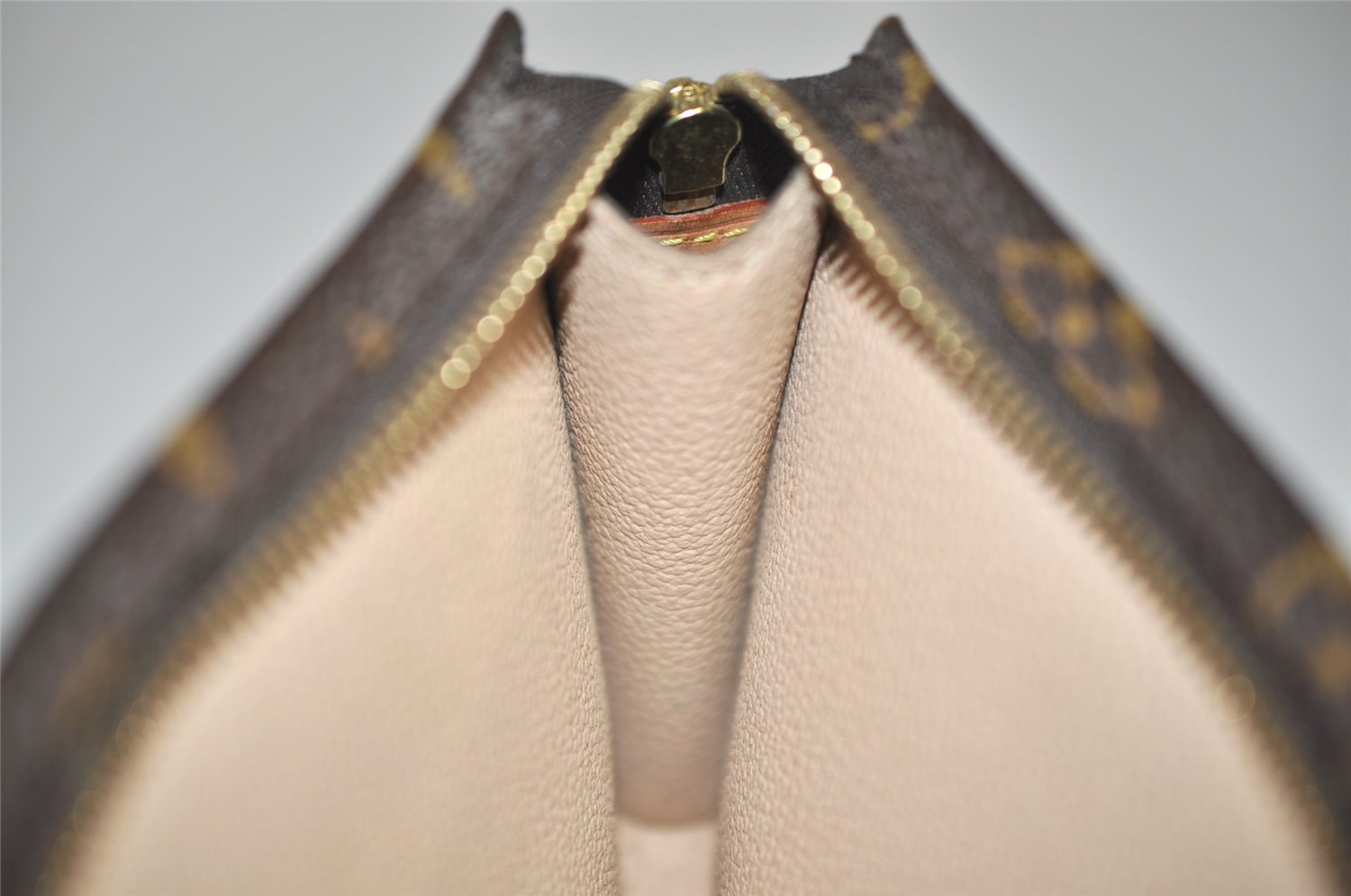 Authentic Louis Vuitton Monogram Pouch For Bucket PM LV 0762K