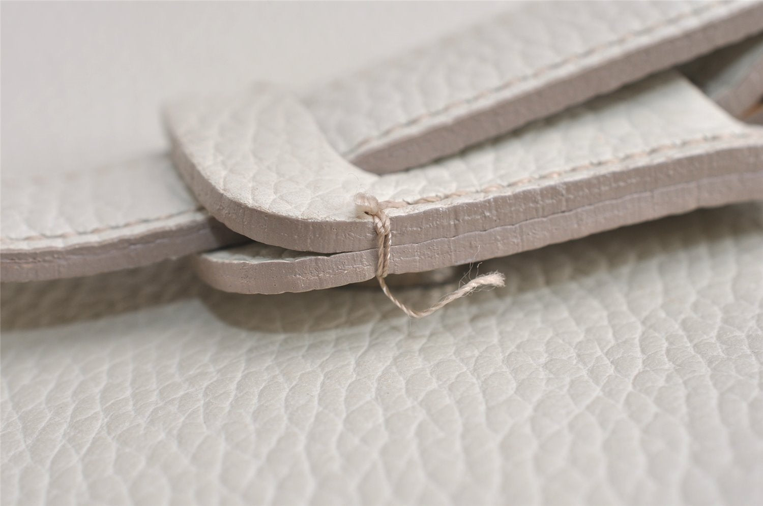 Authentic BURBERRY Vintage Leather Shoulder Cross Body Bag Purse White 0764K