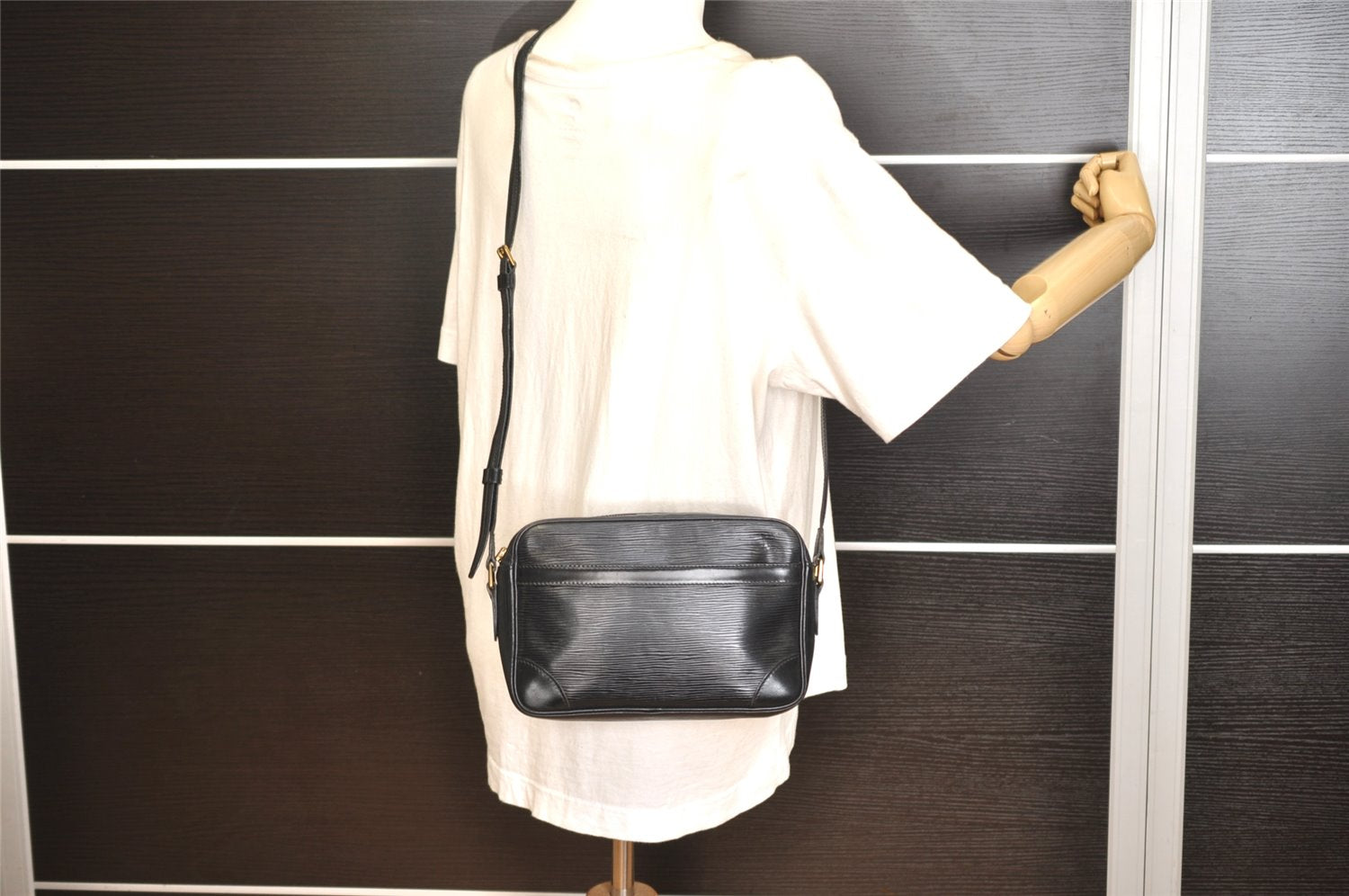 Auth Louis Vuitton Epi Trocadero 24 Shoulder Cross Bag M52312 Black Junk 0766K