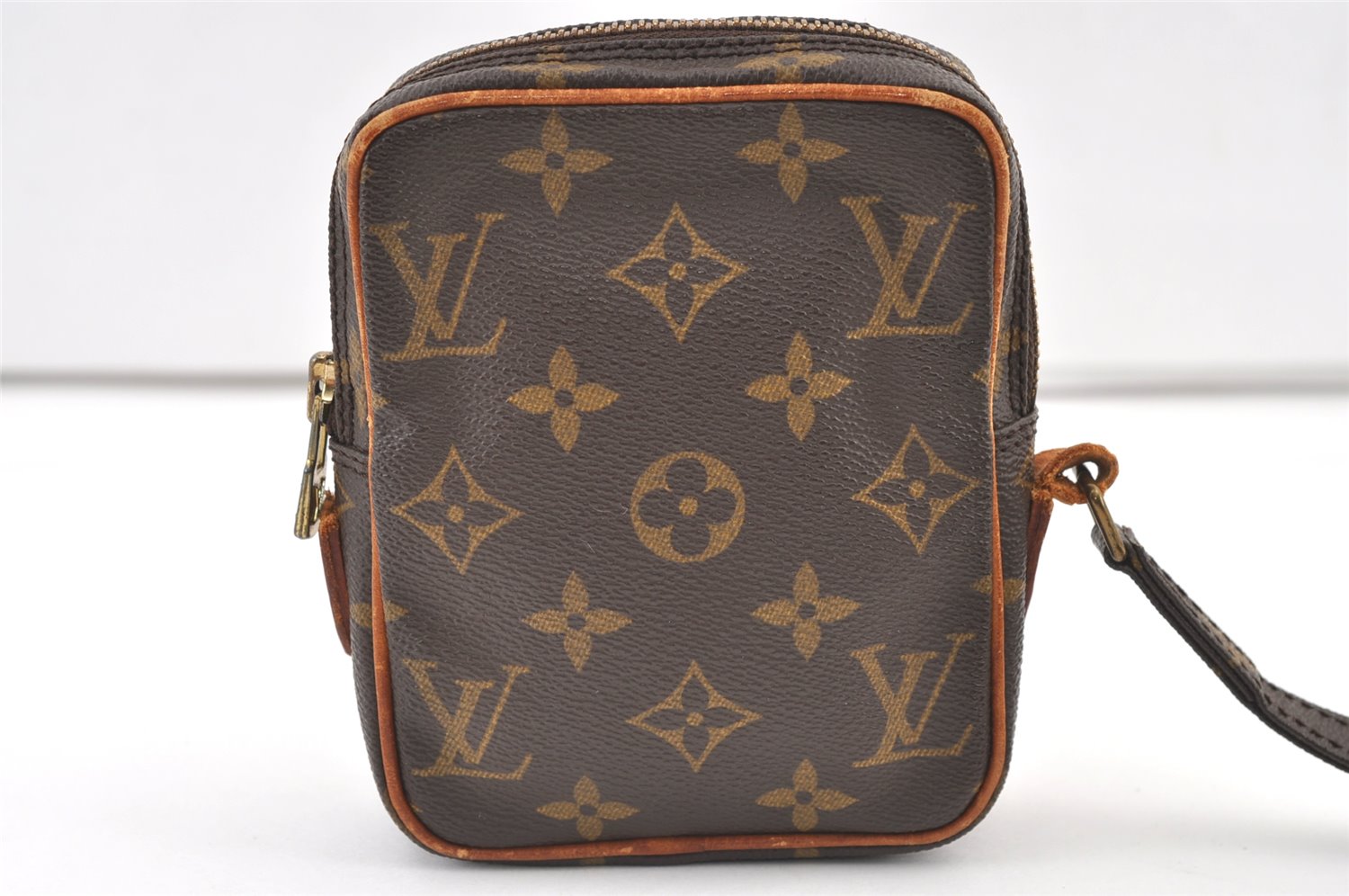 Auth Louis Vuitton Monogram Mini Poche Danube Shoulder Cross Bag M45268 LV 0777K