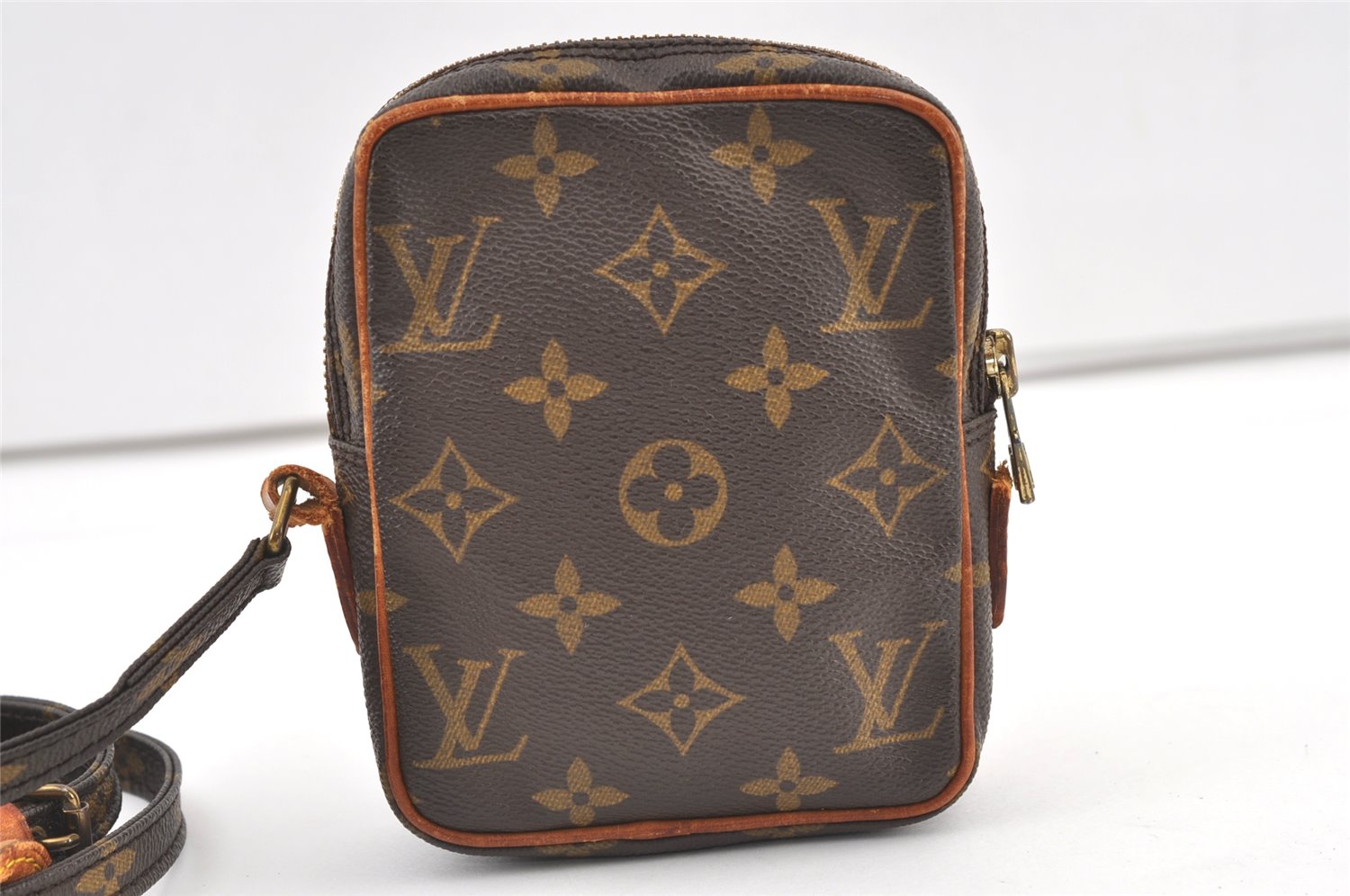 Auth Louis Vuitton Monogram Mini Poche Danube Shoulder Cross Bag M45268 LV 0777K