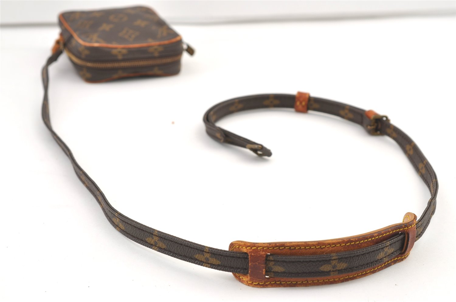 Auth Louis Vuitton Monogram Mini Poche Danube Shoulder Cross Bag M45268 LV 0777K