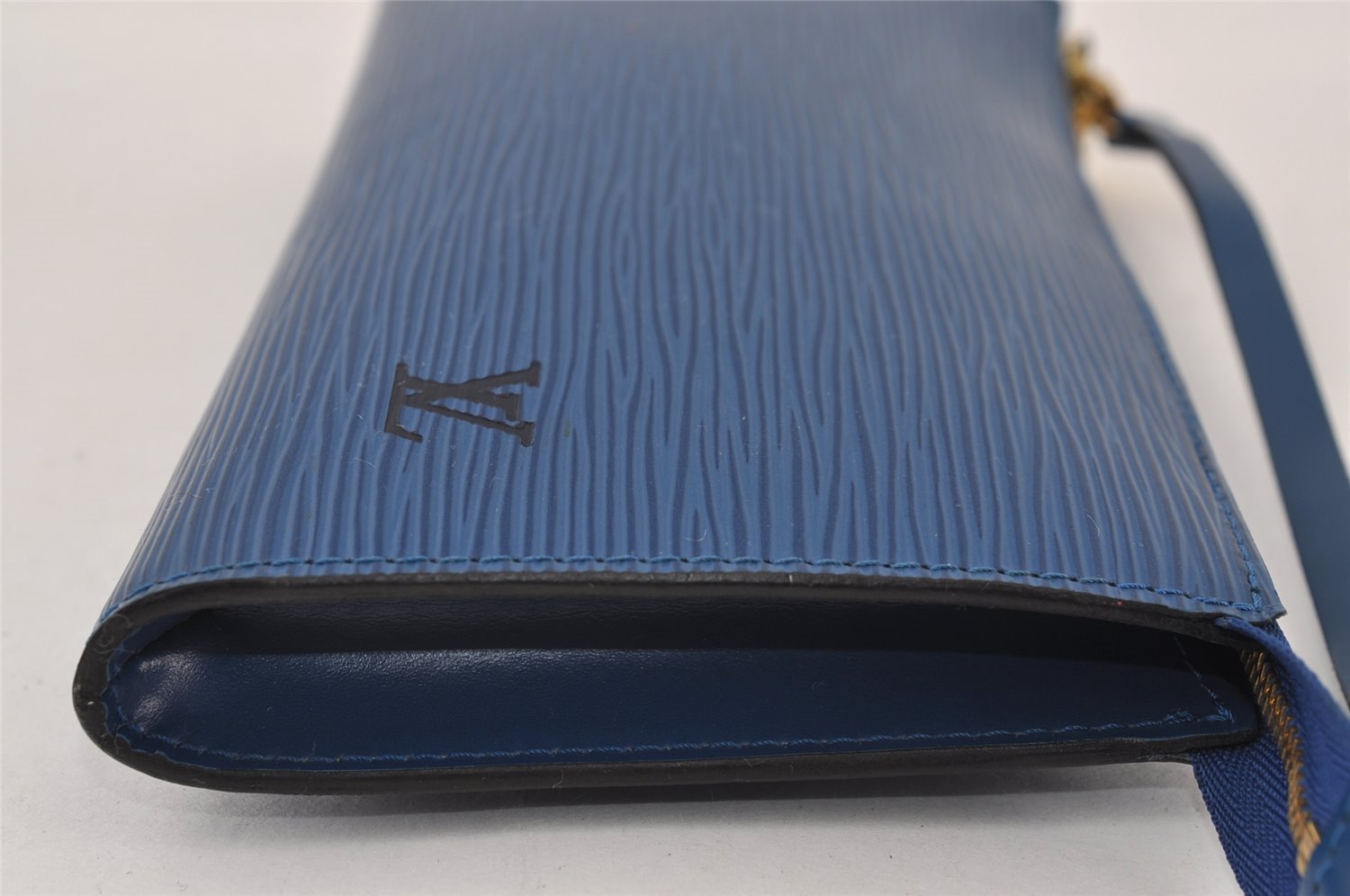 Authentic Louis Vuitton Epi Pochette Accessoires Pouch Blue M52945 LV 0778J