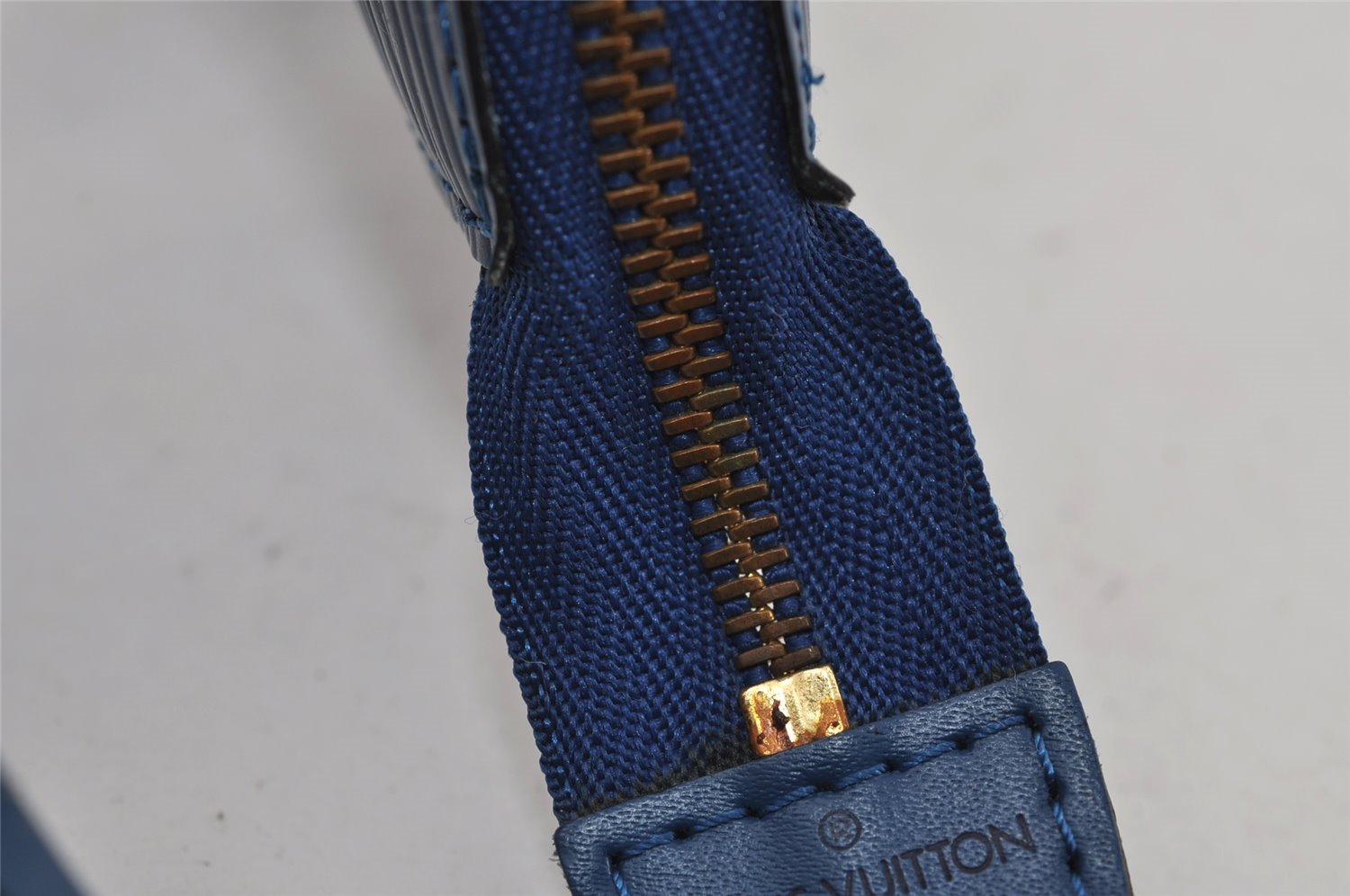 Authentic Louis Vuitton Epi Pochette Accessoires Pouch Blue M52945 LV 0778J