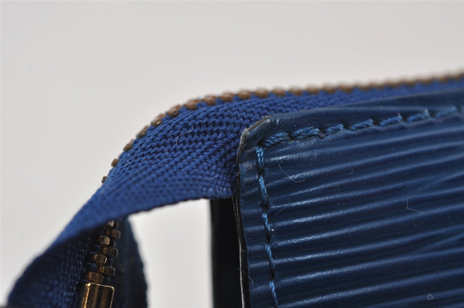 Authentic Louis Vuitton Epi Pochette Accessoires Pouch Blue M52945 LV 0778J