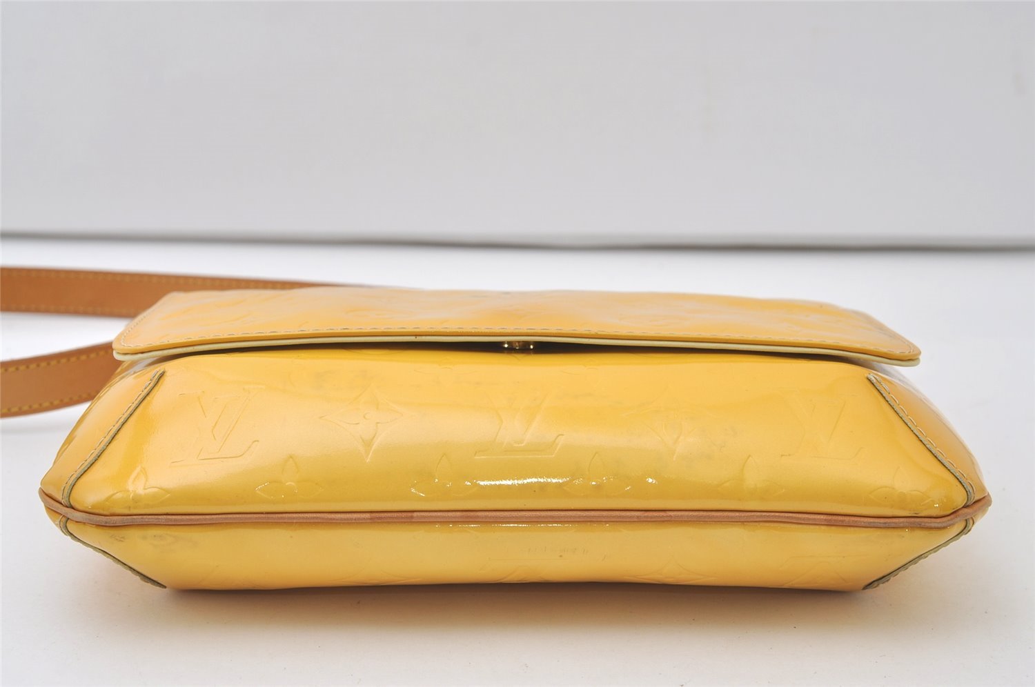 Auth Louis Vuitton Vernis Thompson Street Shoulder Bag Yellow M91071 LV 0780J