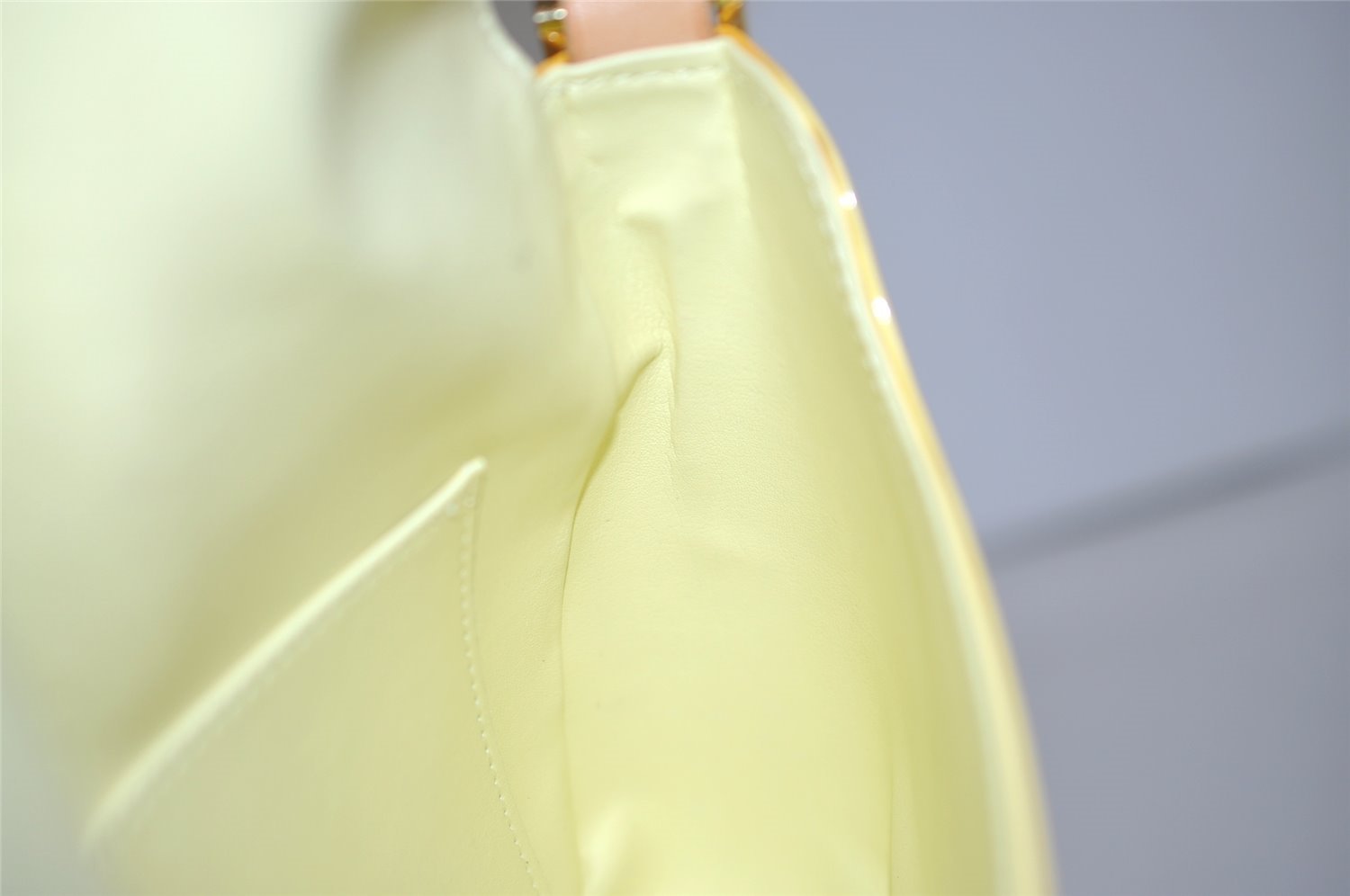 Auth Louis Vuitton Vernis Thompson Street Shoulder Bag Yellow M91071 LV 0780J