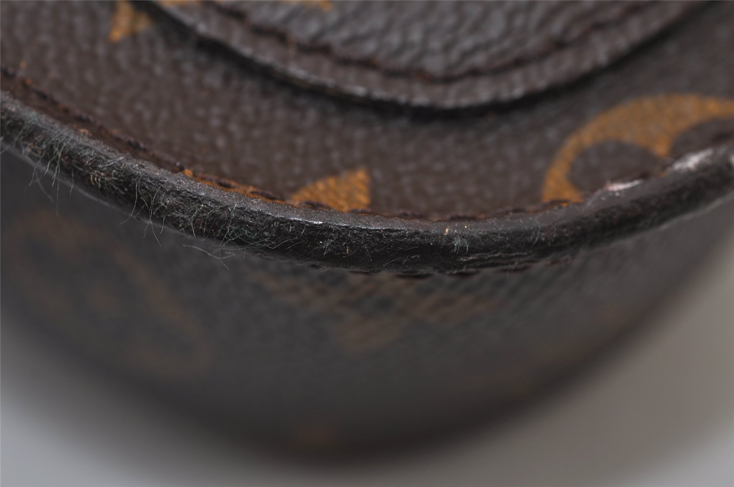 Authentic Louis Vuitton Monogram Saint Cloud MM M51243 Shoulder Cross Bag 0781J