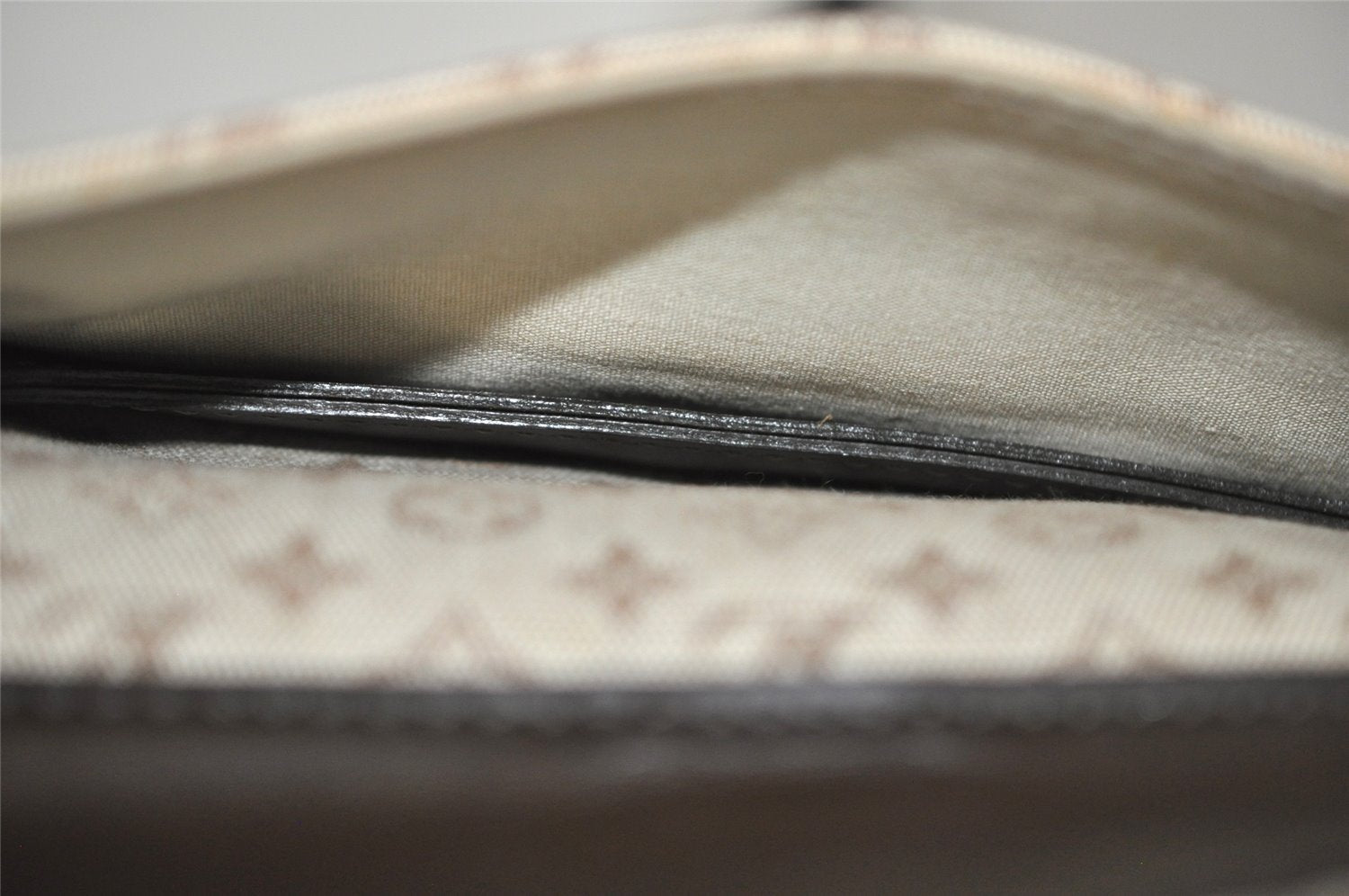 Auth Louis Vuitton Monogram Mini Juliet MM Shoulder Cross Bag M92218 Beige 0785J