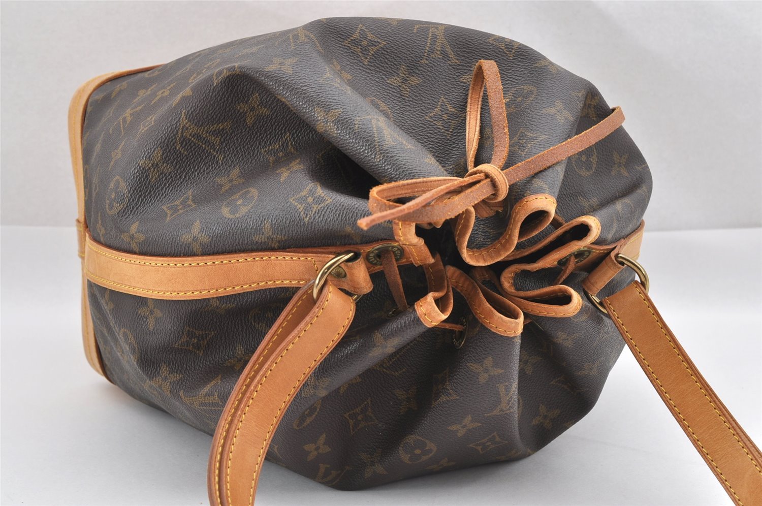 Authentic Louis Vuitton Monogram Noe Shoulder Drawstring Bag M42224 LV 0787J