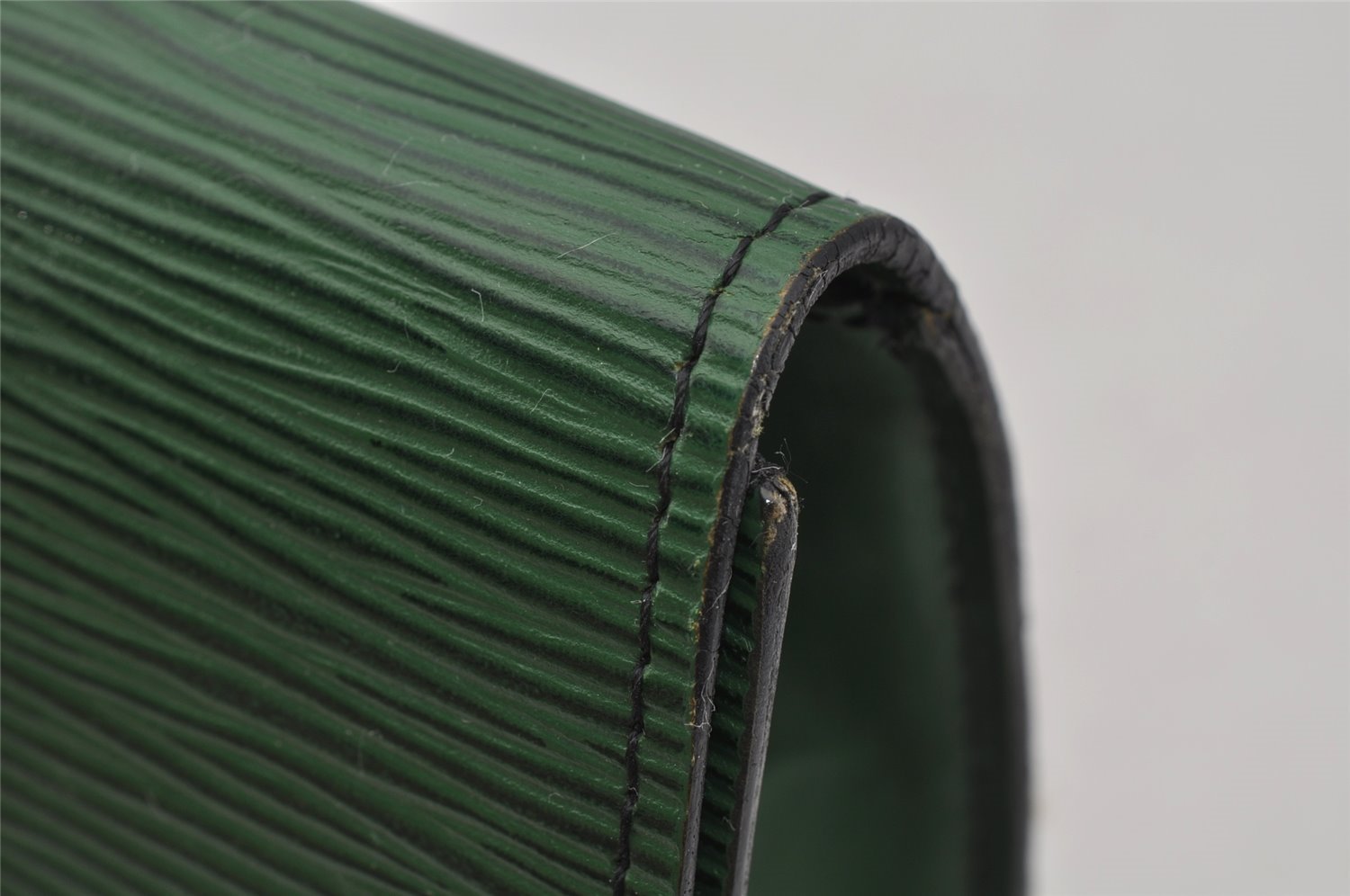 Authentic Louis Vuitton Epi Arts Deco Clutch Bag Green M52644 LV 0805J