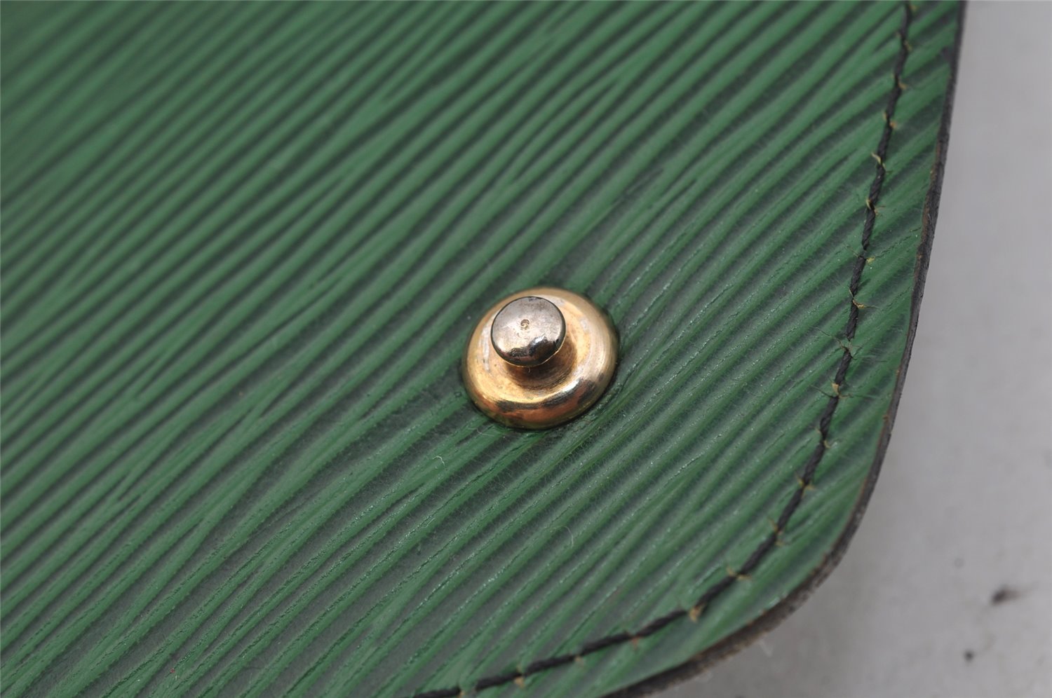 Authentic Louis Vuitton Epi Arts Deco Clutch Bag Green M52644 LV 0805J