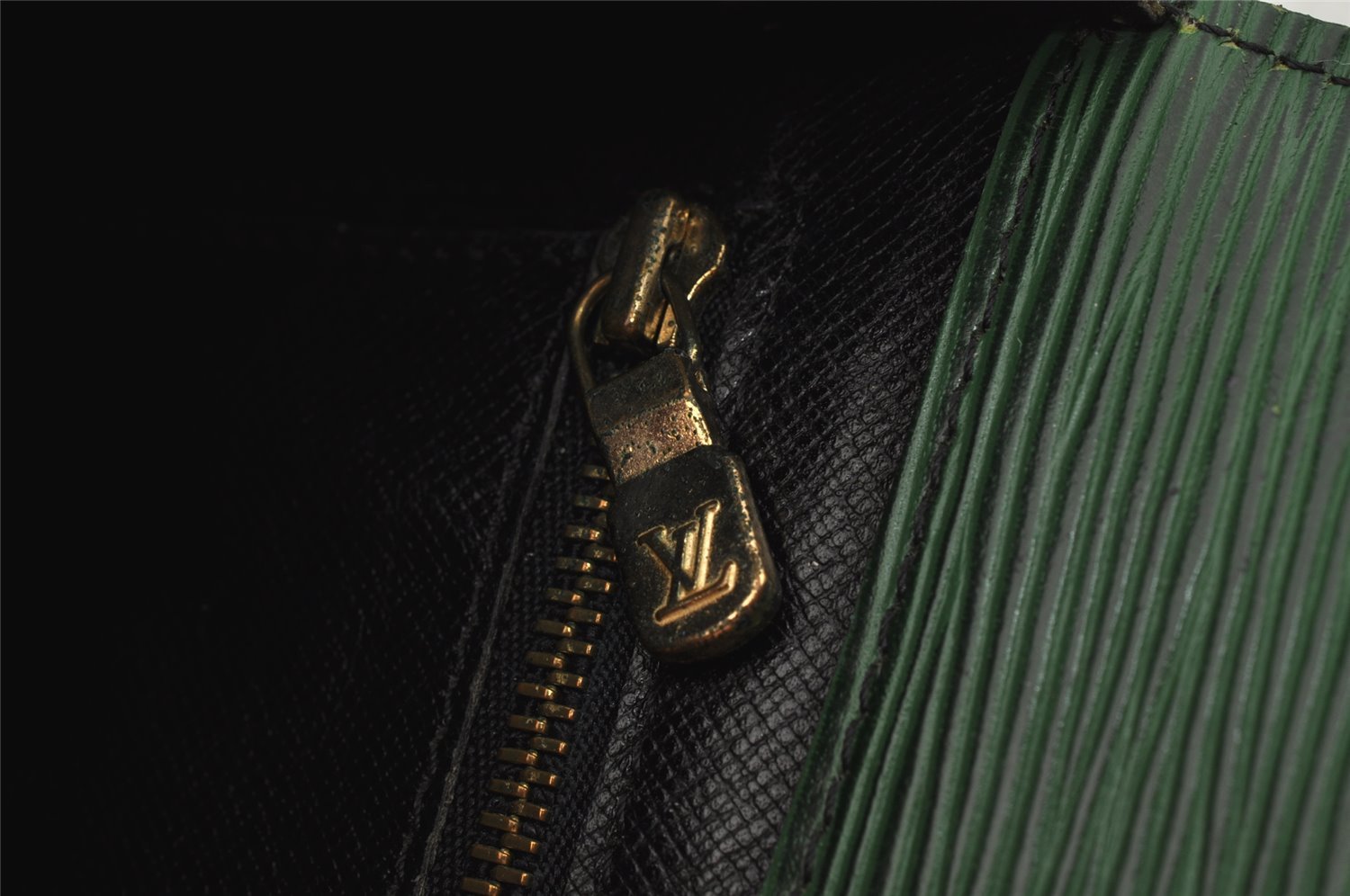 Authentic Louis Vuitton Epi Arts Deco Clutch Bag Green M52644 LV 0805J