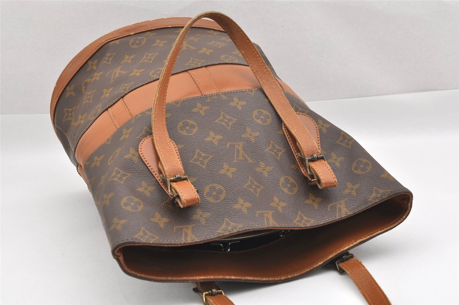 Authentic Louis Vuitton Monogram Bucket GM Shoulder Bag T42236 USA Model 0810J