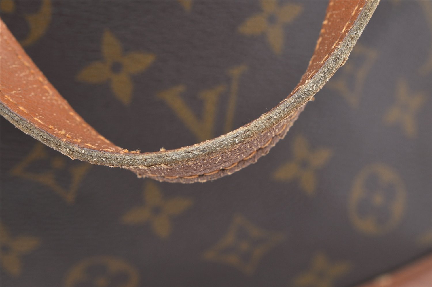 Authentic Louis Vuitton Monogram Bucket GM Shoulder Bag T42236 USA Model 0810J