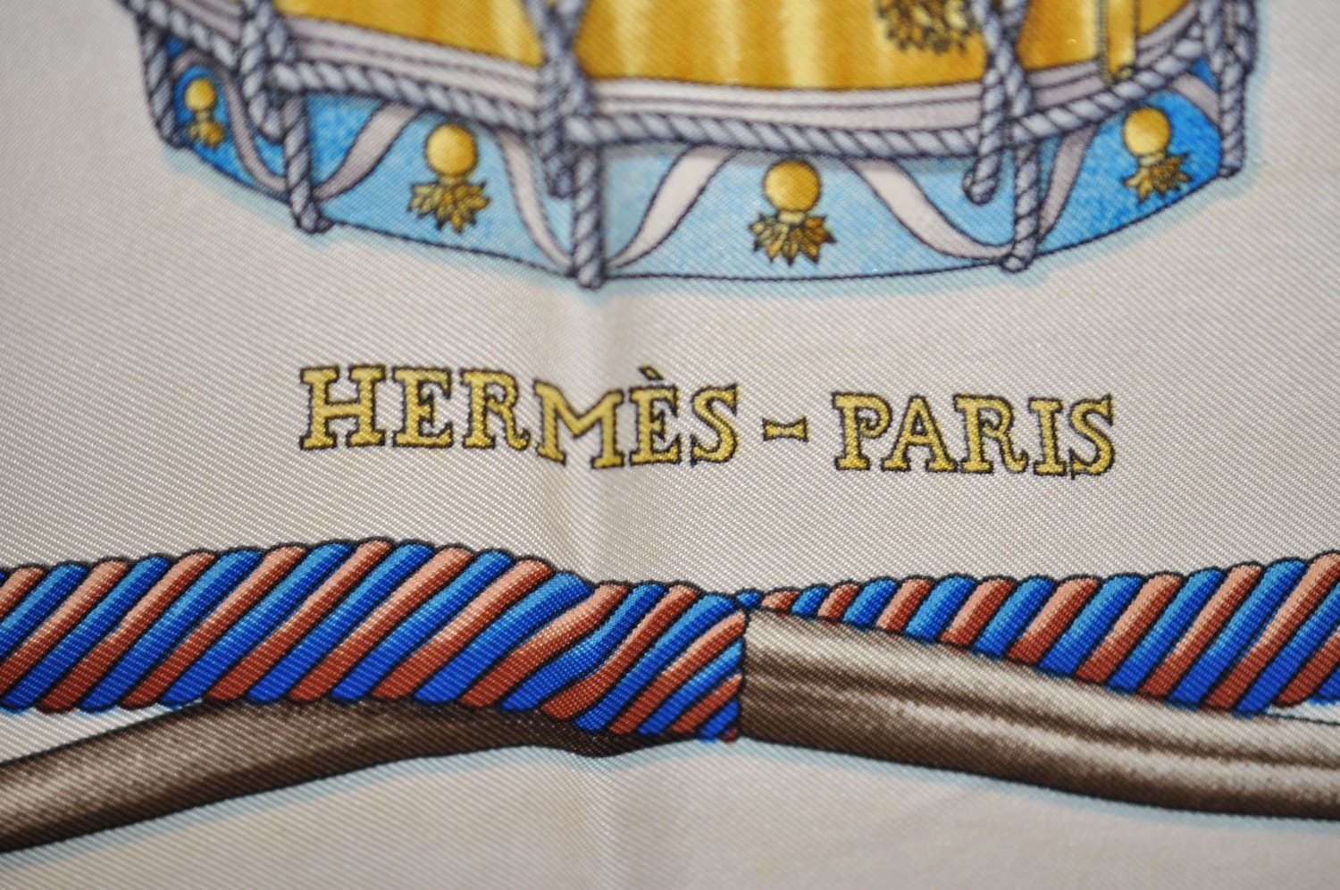 Authentic HERMES Carre 90 Scarf 