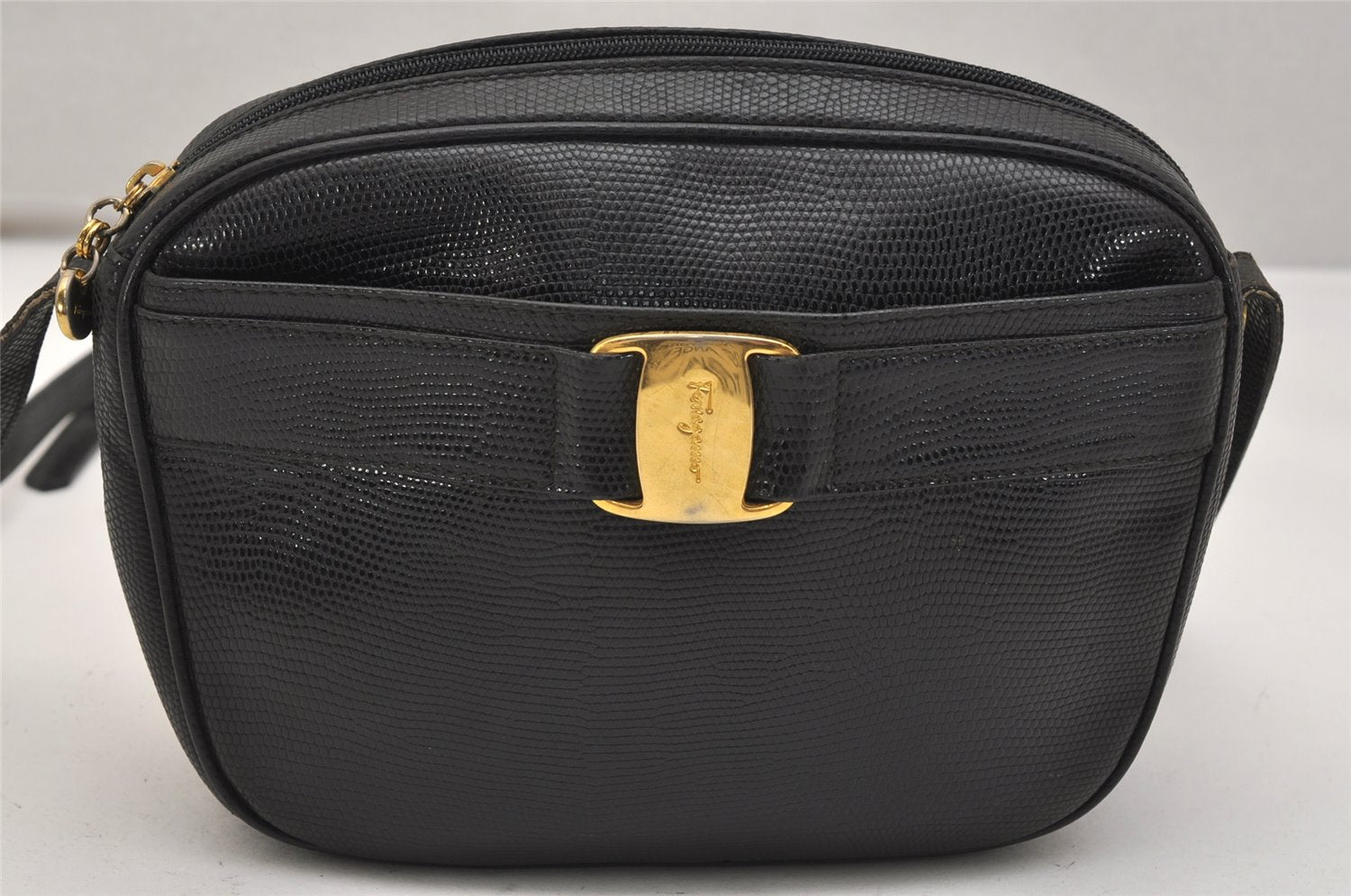 Authentic Salvatore Ferragamo Vara Shoulder Body Cross Bag Leather Black 0818K
