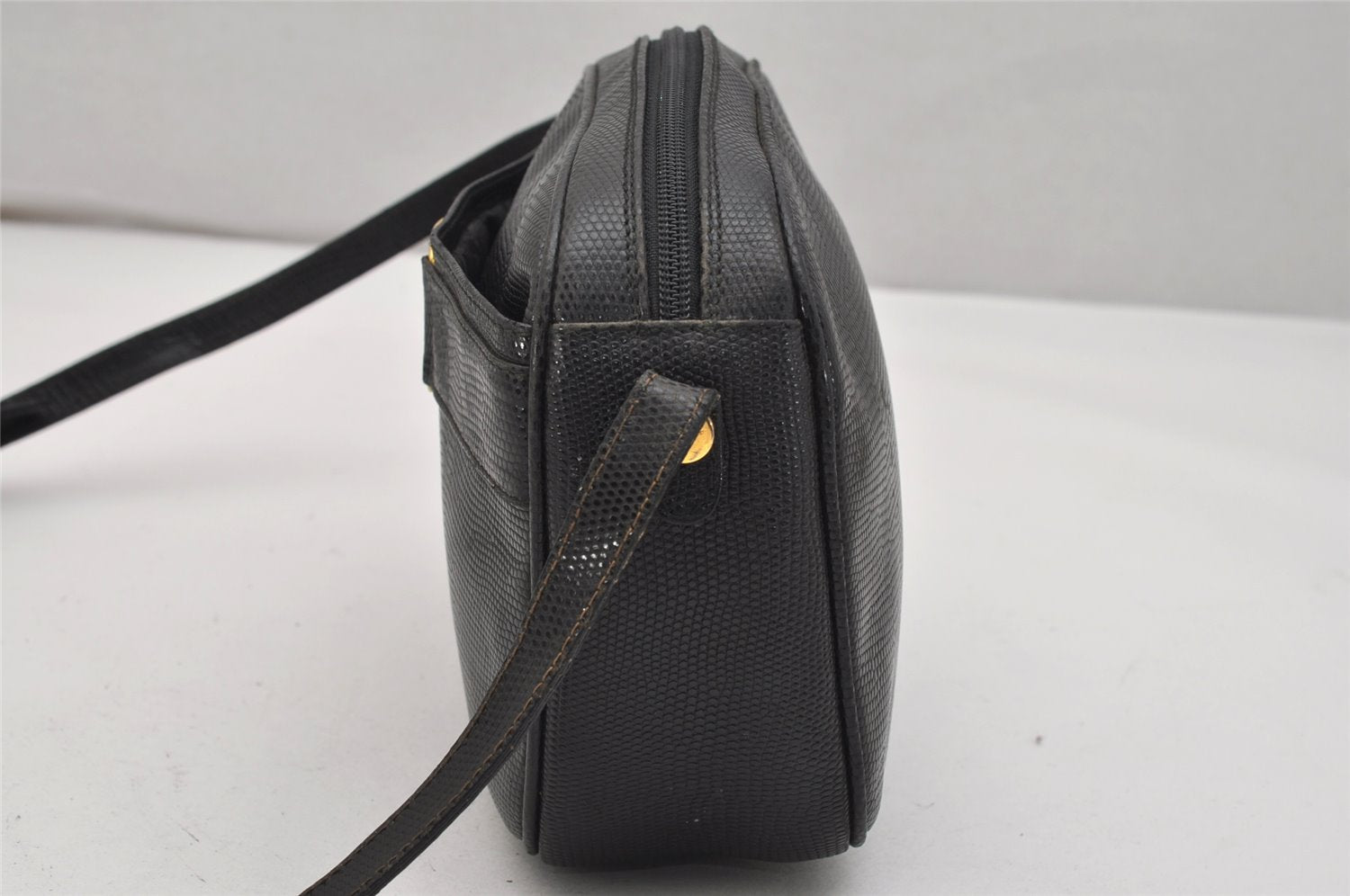 Authentic Salvatore Ferragamo Vara Shoulder Body Cross Bag Leather Black 0818K