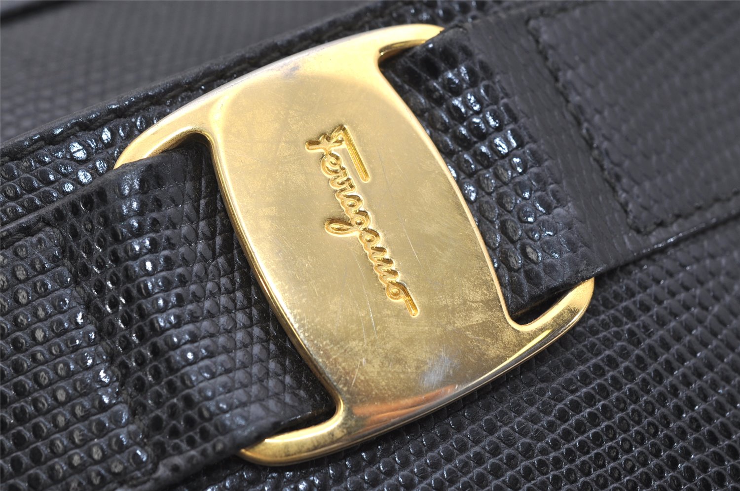 Authentic Salvatore Ferragamo Vara Shoulder Body Cross Bag Leather Black 0818K