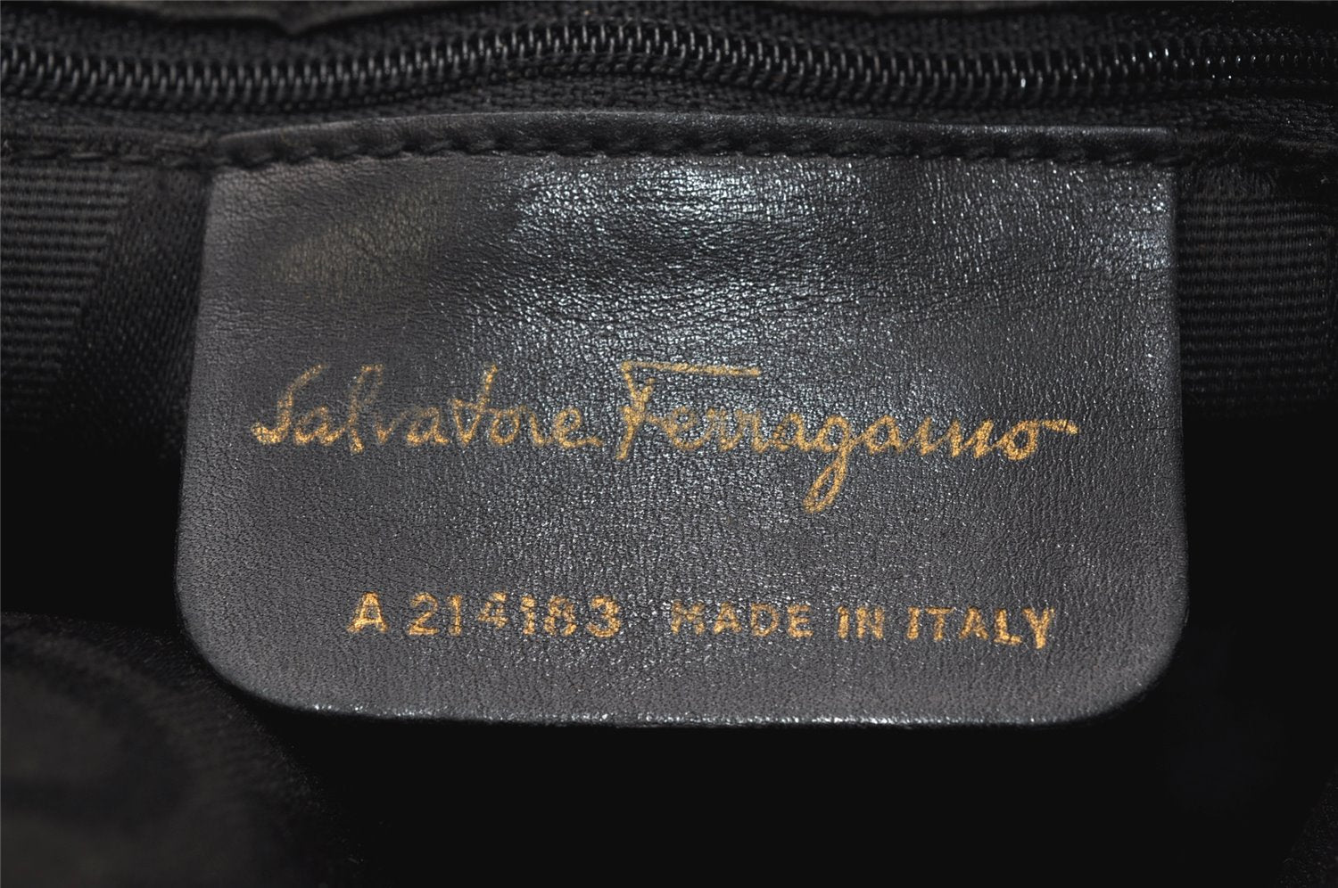 Authentic Salvatore Ferragamo Vara Shoulder Body Cross Bag Leather Black 0818K