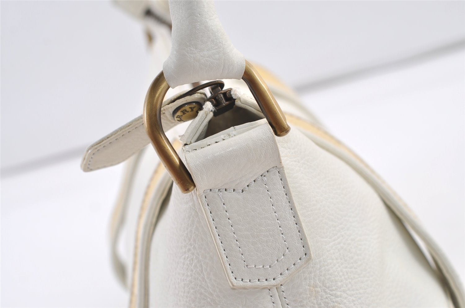 Authentic BURBERRY Vintage Leather Shoulder Hand Bag Purse White 0824K
