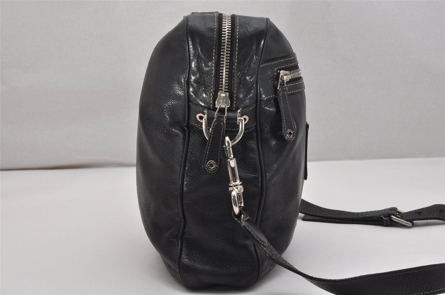 Authentic GUCCI Crest Shoulder Cross Body Bag Purse Leather 201451 Black 0836K