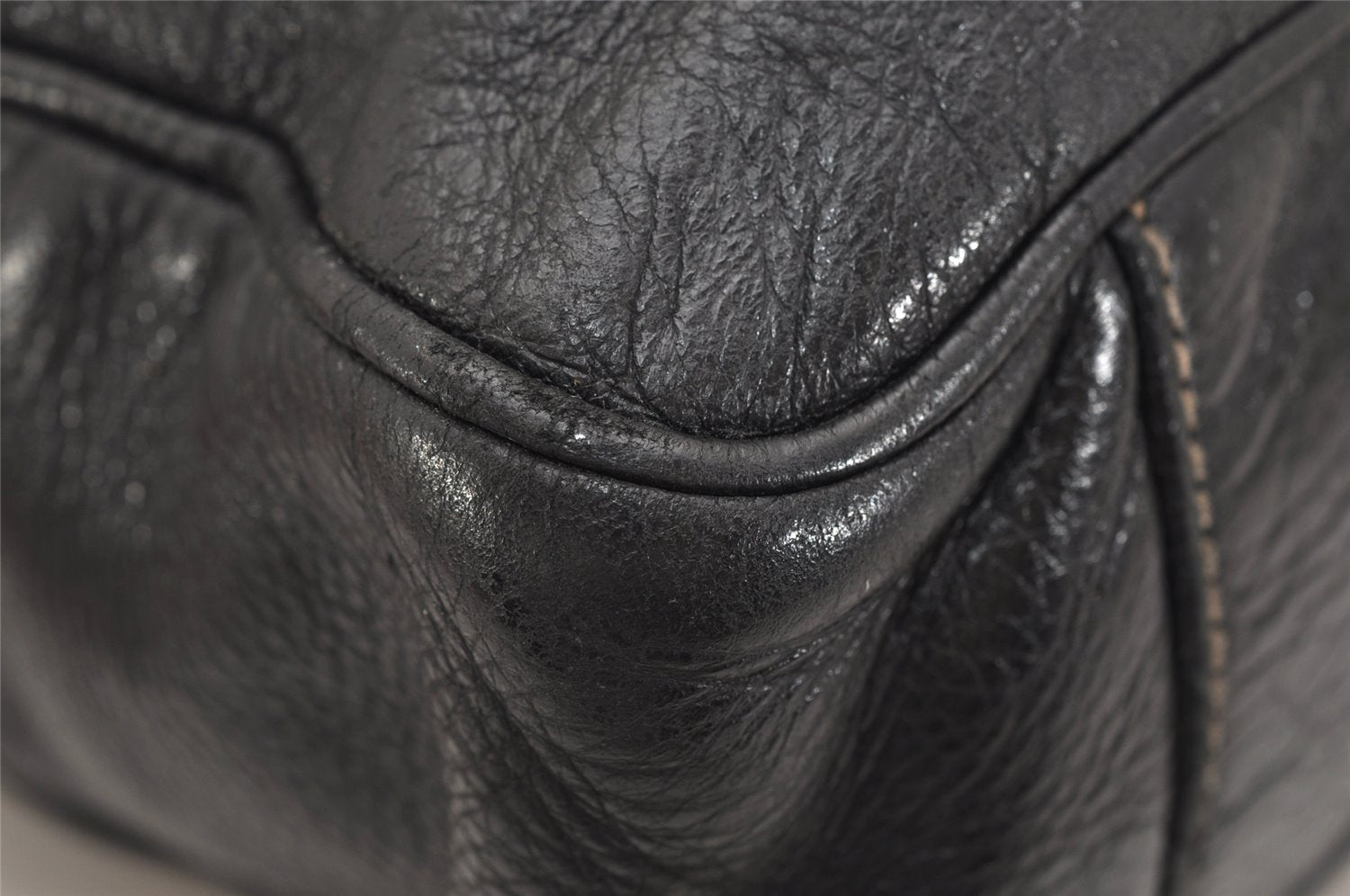 Authentic GUCCI Crest Shoulder Cross Body Bag Purse Leather 201451 Black 0836K