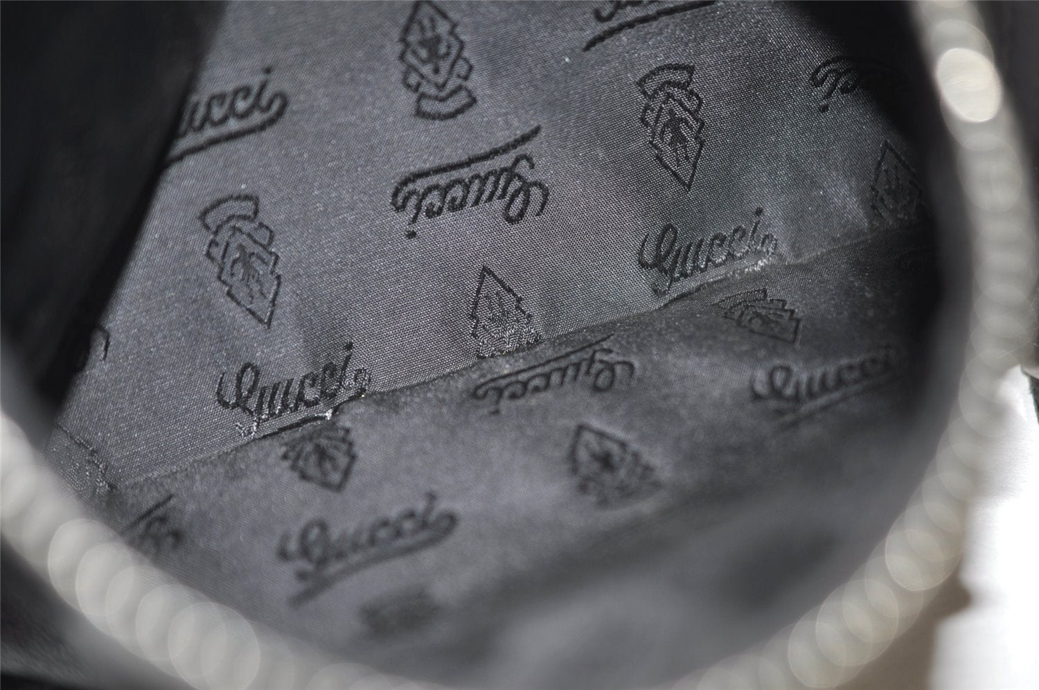 Authentic GUCCI Crest Shoulder Cross Body Bag Purse Leather 201451 Black 0836K