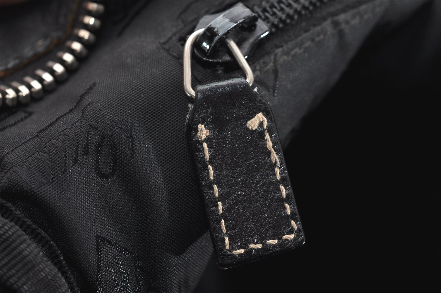 Authentic GUCCI Crest Shoulder Cross Body Bag Purse Leather 201451 Black 0836K