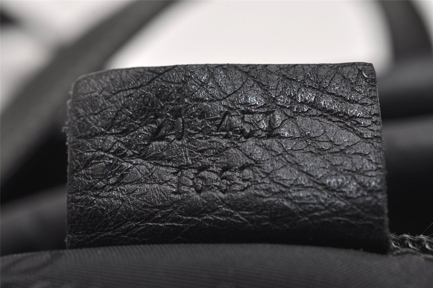 Authentic GUCCI Crest Shoulder Cross Body Bag Purse Leather 201451 Black 0836K