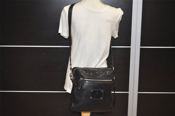 Authentic GUCCI Crest Shoulder Cross Body Bag Purse Leather 201451 Black 0836K