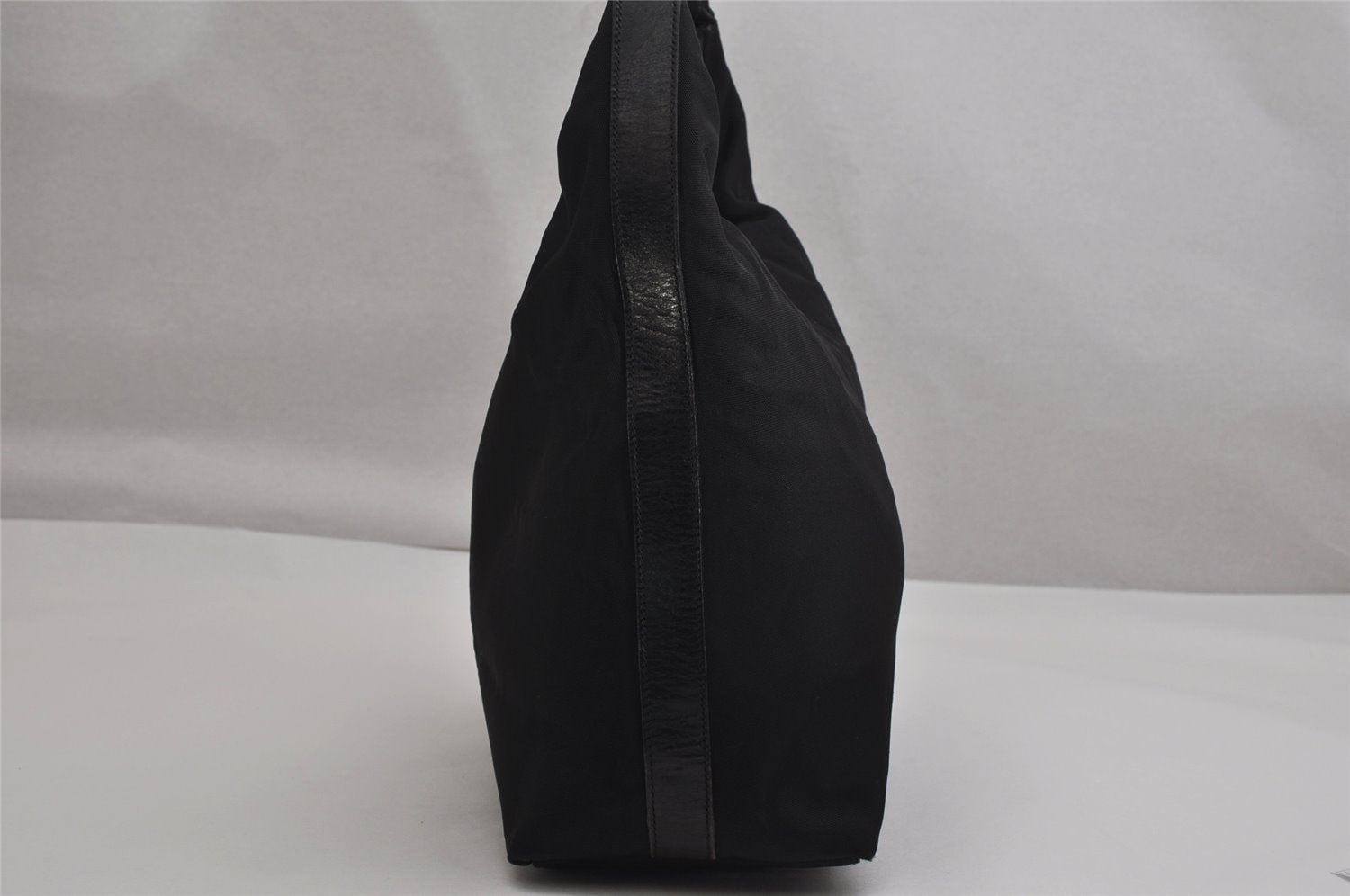 Authentic GUCCI Vintage Shoulder Bag Nylon Leather Black 0840K