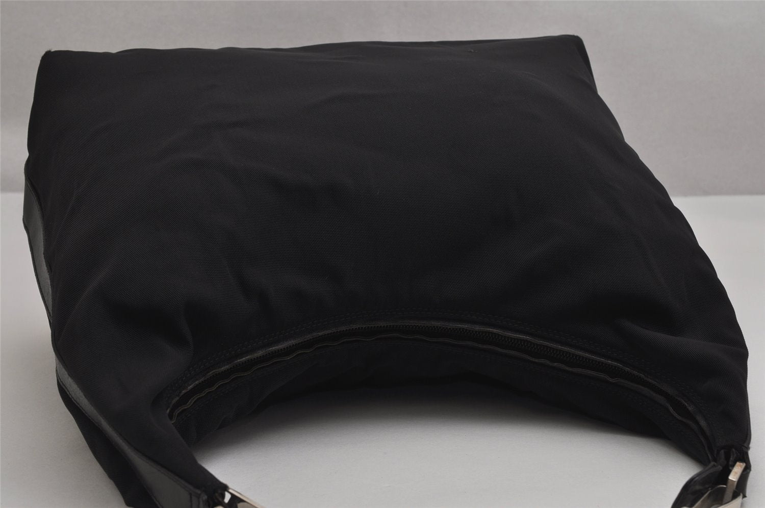 Authentic GUCCI Vintage Shoulder Bag Nylon Leather Black 0840K