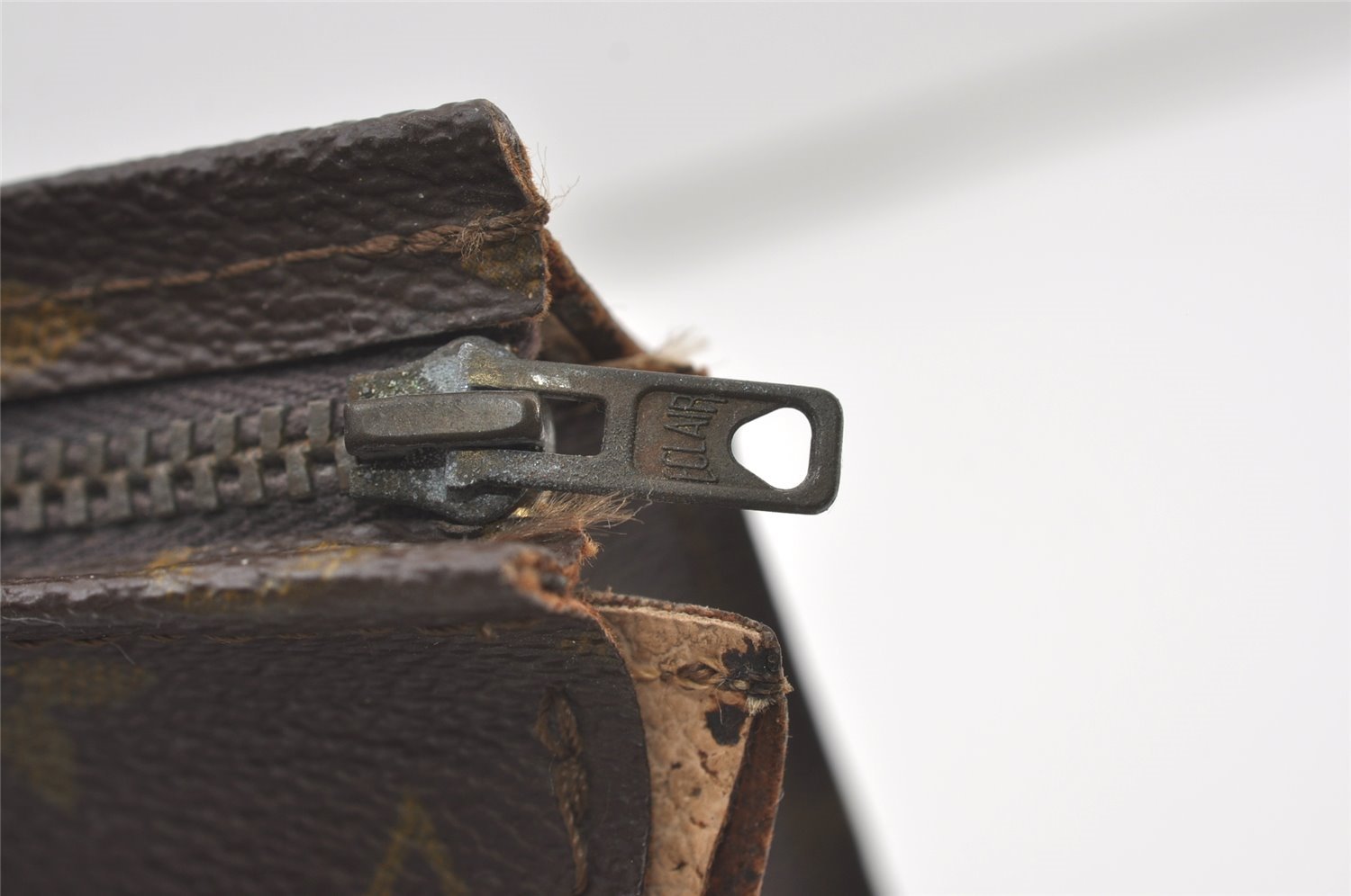 Auth Louis Vuitton Monogram Poche Toilette 26 Cosmetics Pouch Old Model LV 0841J