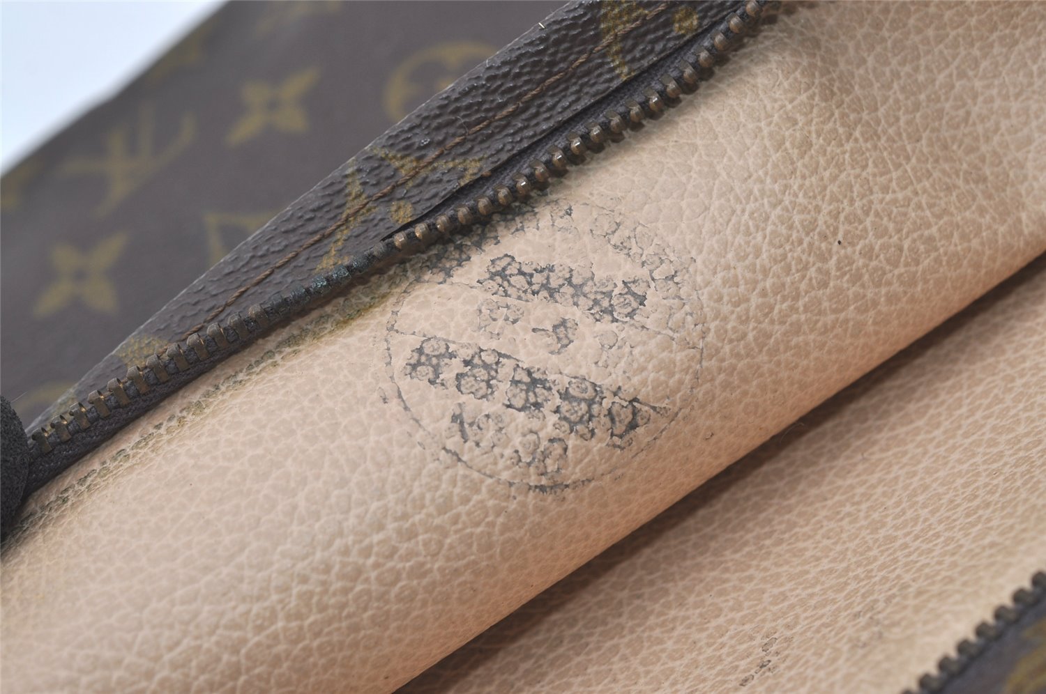 Auth Louis Vuitton Monogram Poche Toilette 26 Cosmetics Pouch Old Model LV 0841J