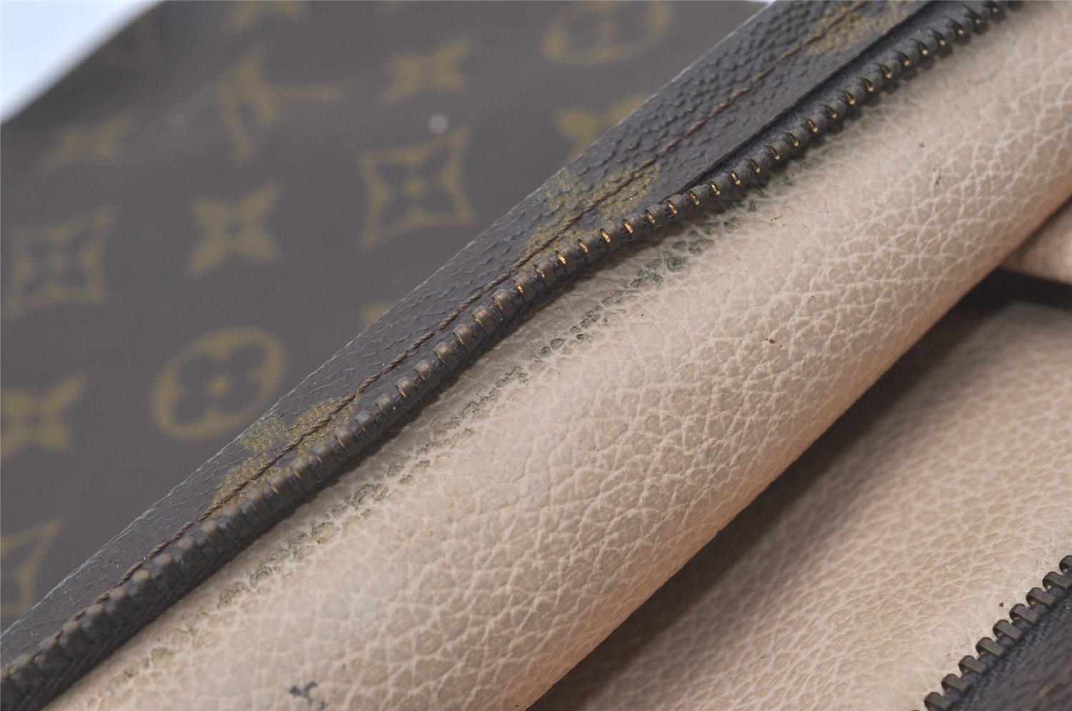 Auth Louis Vuitton Monogram Poche Toilette 26 Cosmetics Pouch Old Model LV 0841J