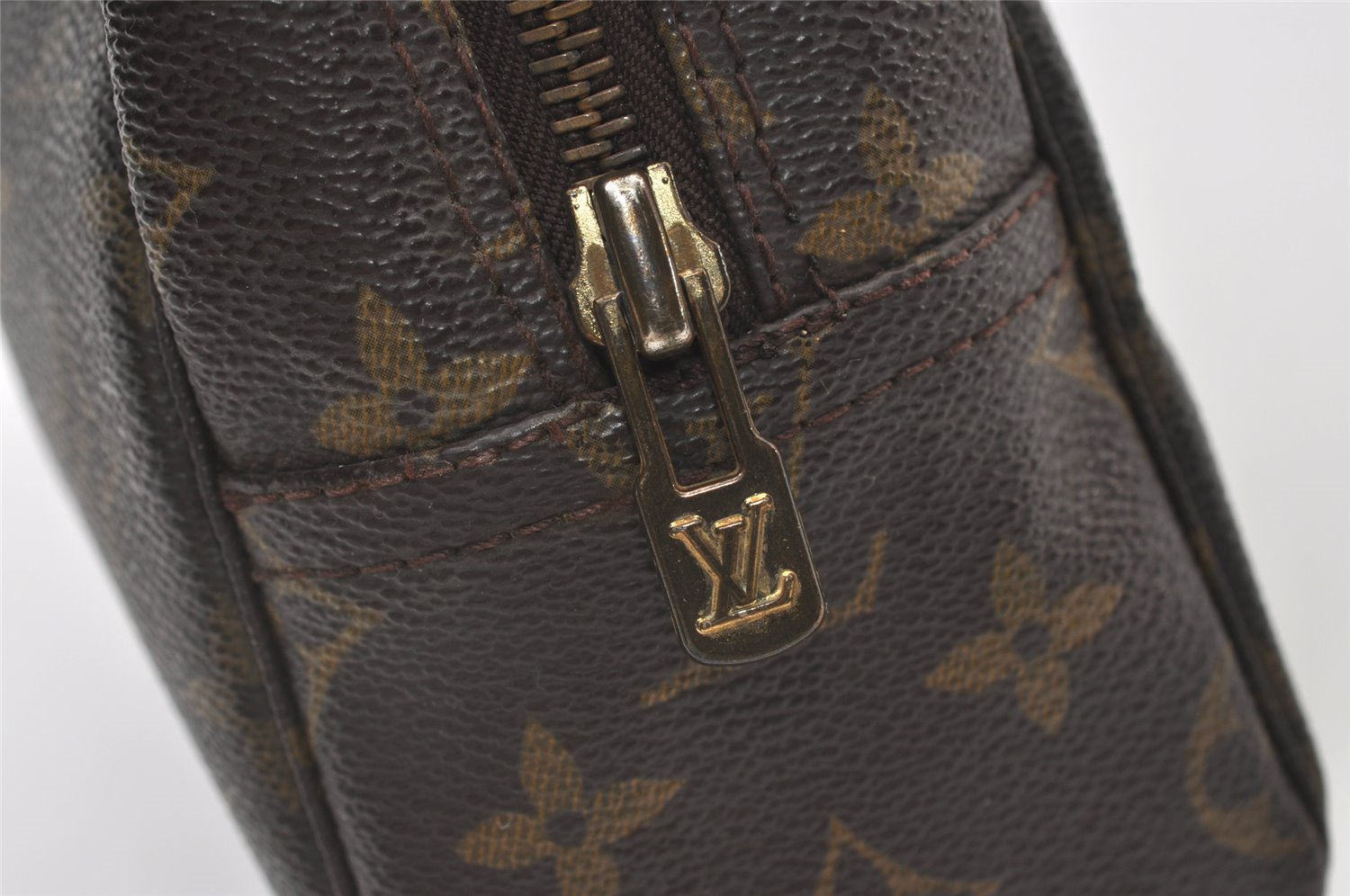 Auth Louis Vuitton Monogram Trousse Toilette 28 Clutch Hand Bag M47522 LV 0846J