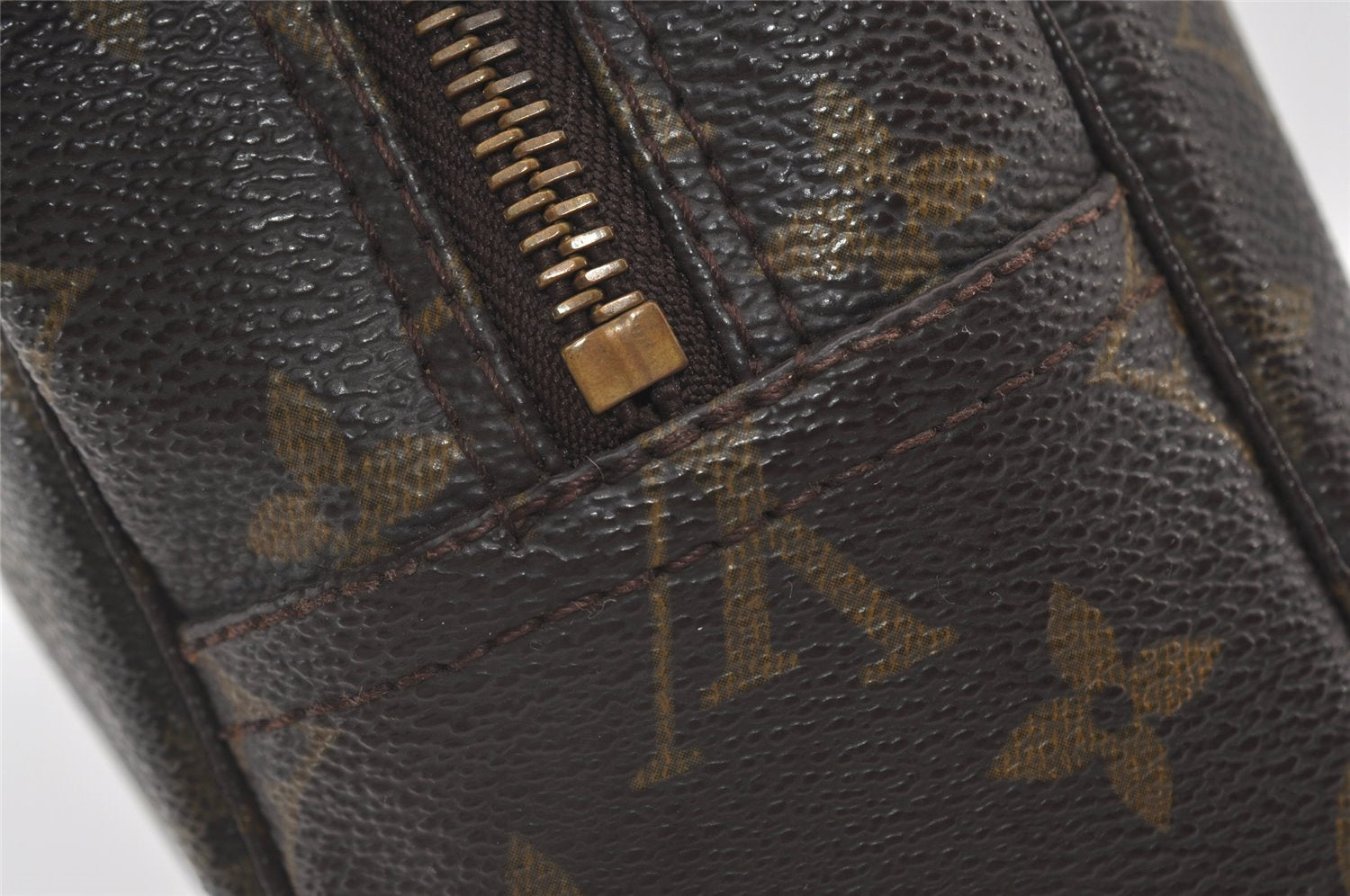 Auth Louis Vuitton Monogram Trousse Toilette 28 Clutch Hand Bag M47522 LV 0846J