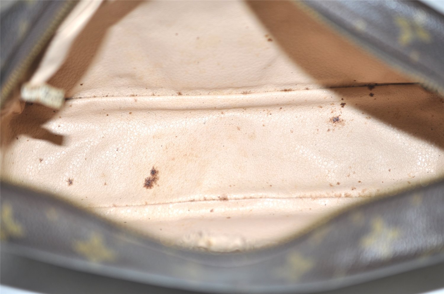 Auth Louis Vuitton Monogram Trousse Toilette 28 Clutch Hand Bag M47522 LV 0846J