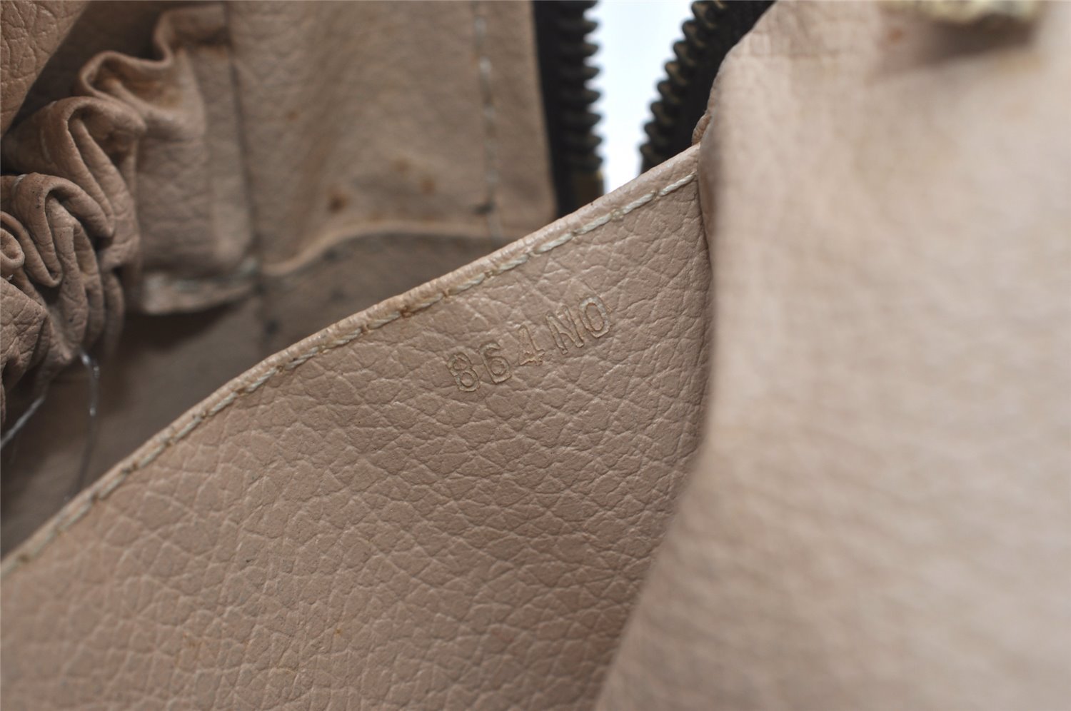 Auth Louis Vuitton Monogram Trousse Toilette 28 Clutch Hand Bag M47522 LV 0846J