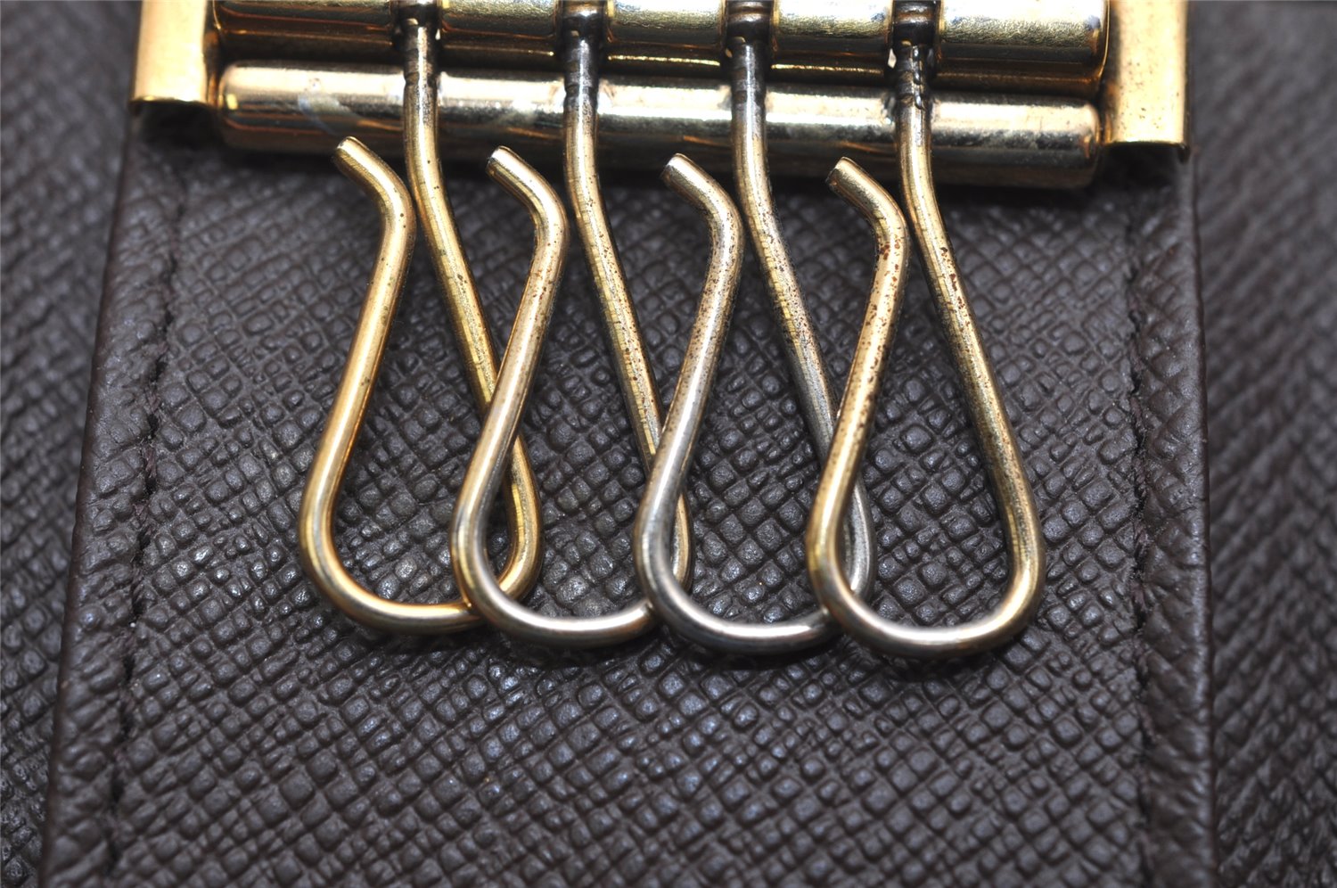 Authentic Louis Vuitton Damier Multicles 4 Key Case Holder N62631 LV 0849K