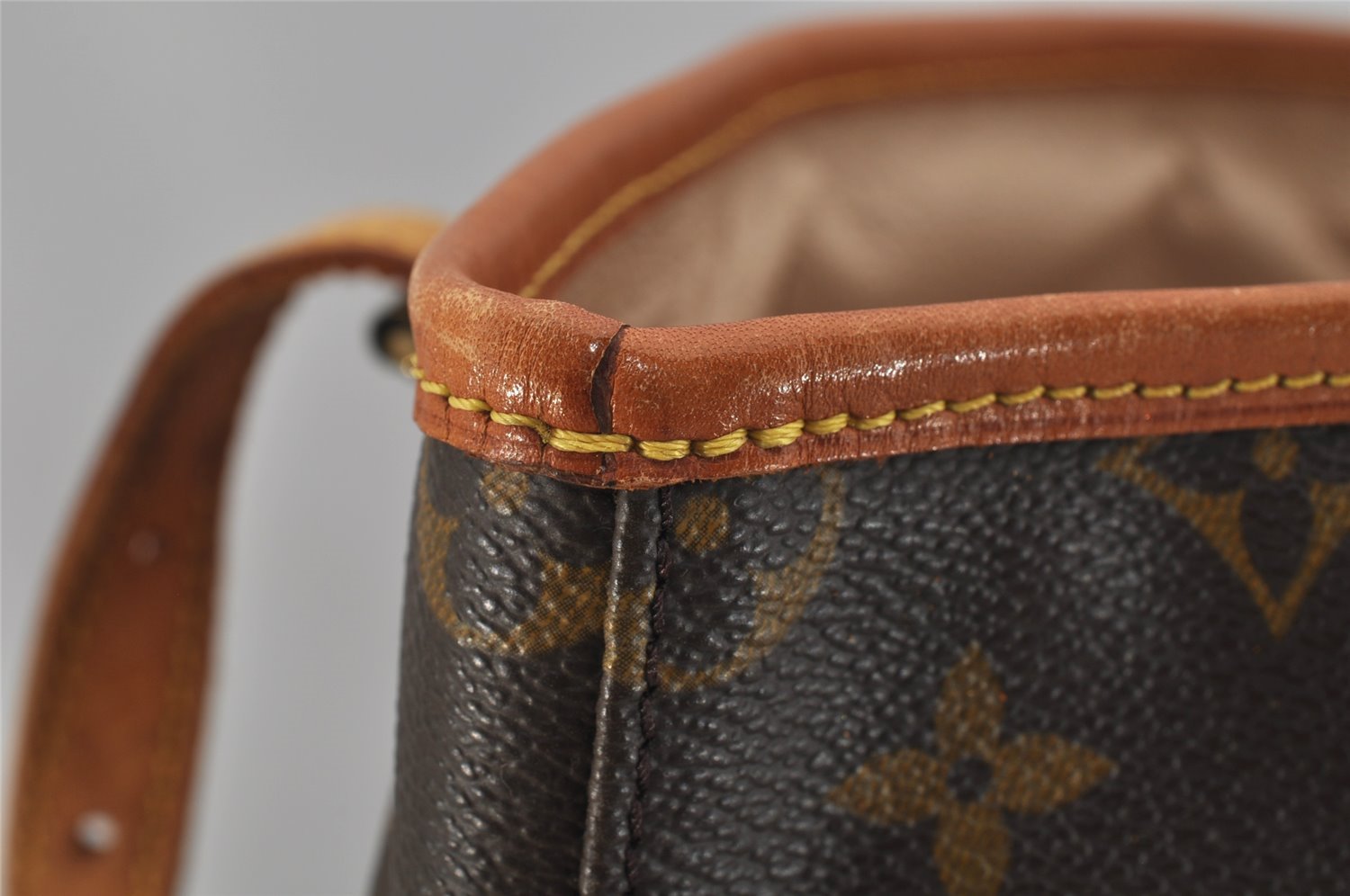 Authentic Louis Vuitton Monogram Bucket GM Shoulder Tote Bag M42236 LV 0852J