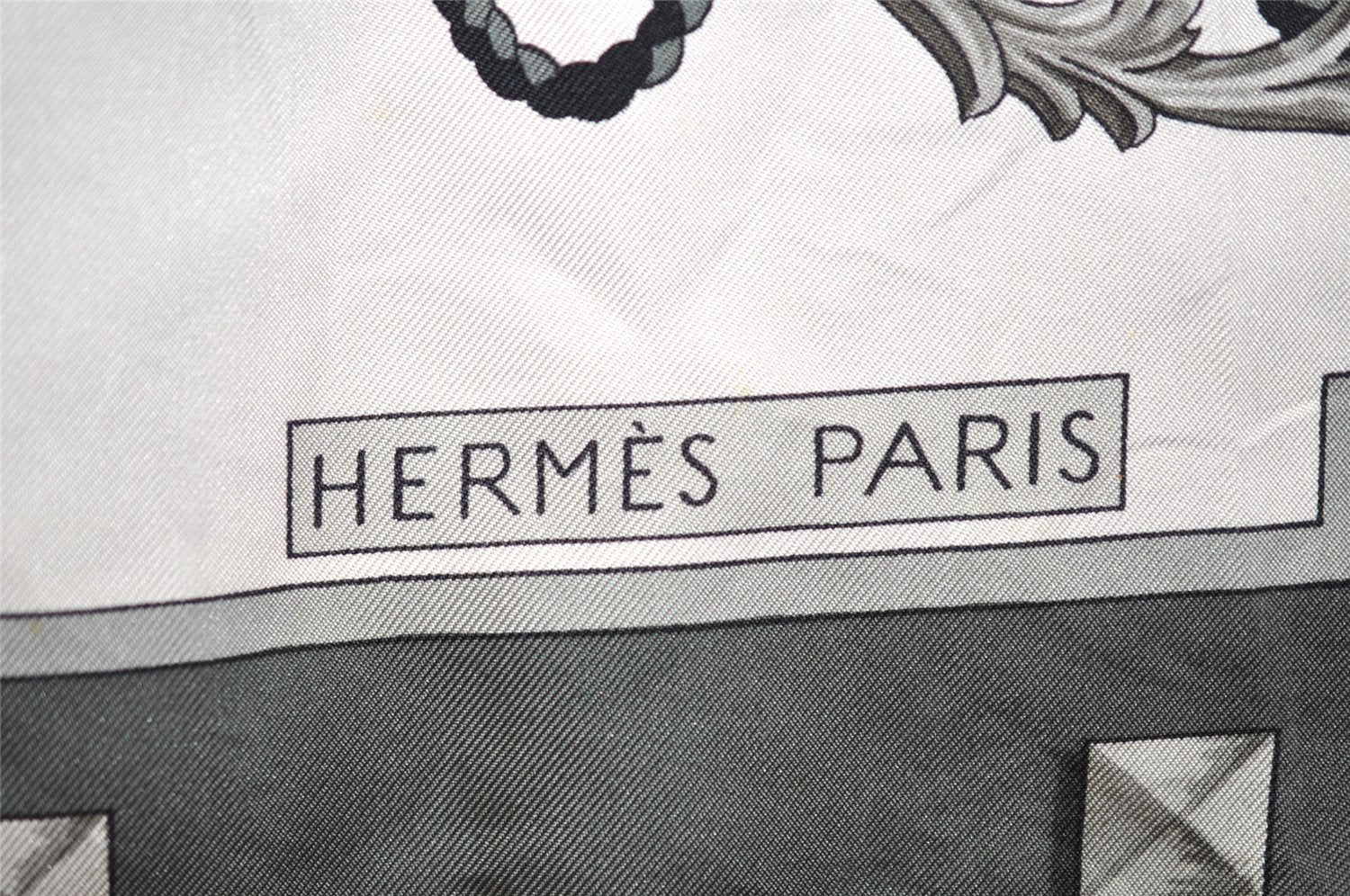 Authentic HERMES Carre 90 Scarf 