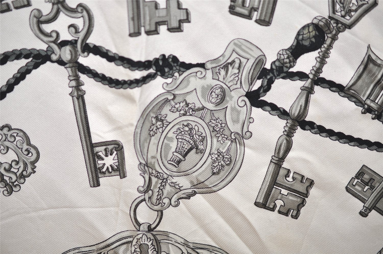 Authentic HERMES Carre 90 Scarf 