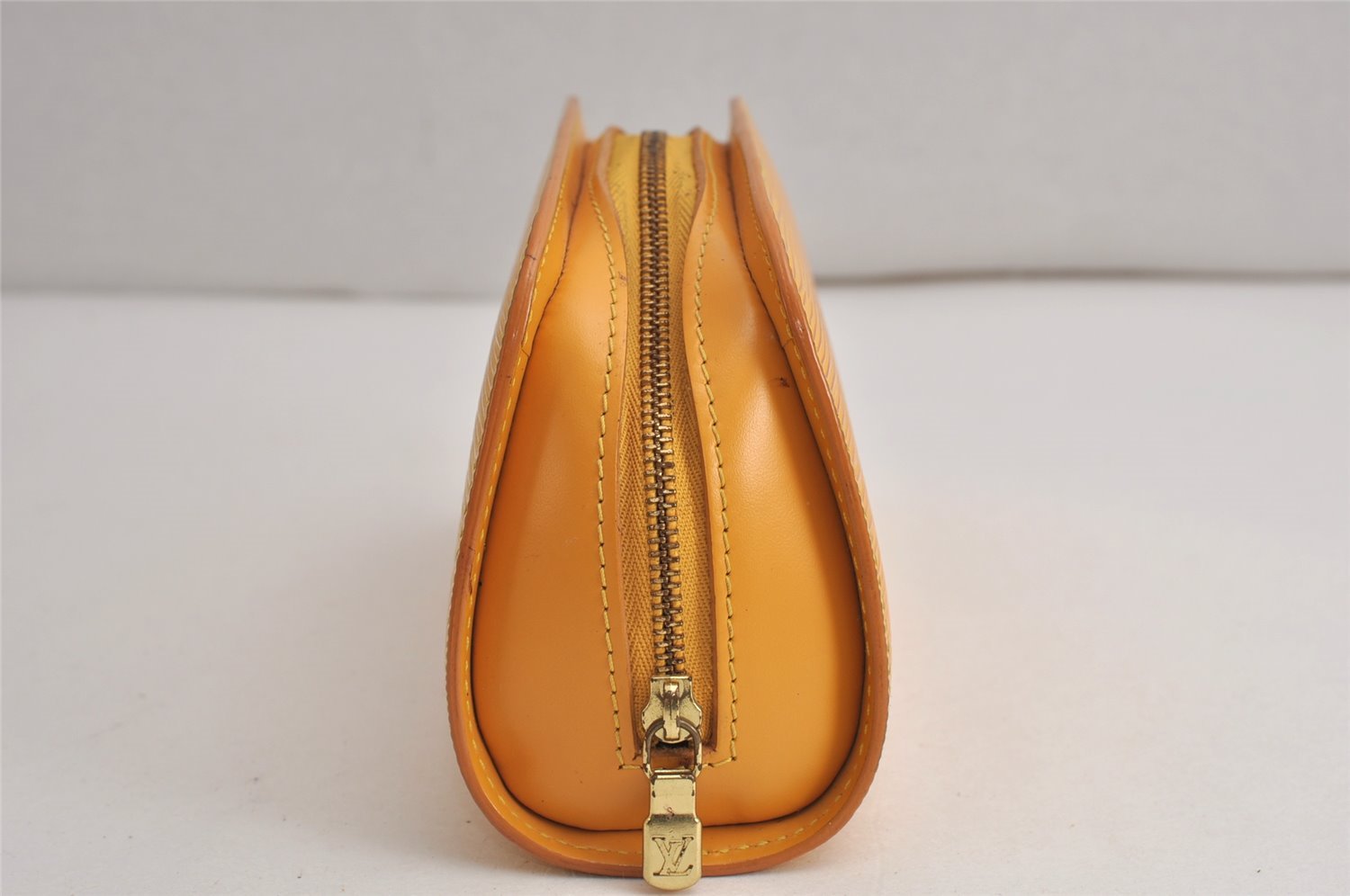 Authentic Louis Vuitton Epi Dauphine Cosmetic Pouch Yellow M48449 Junk 0862K