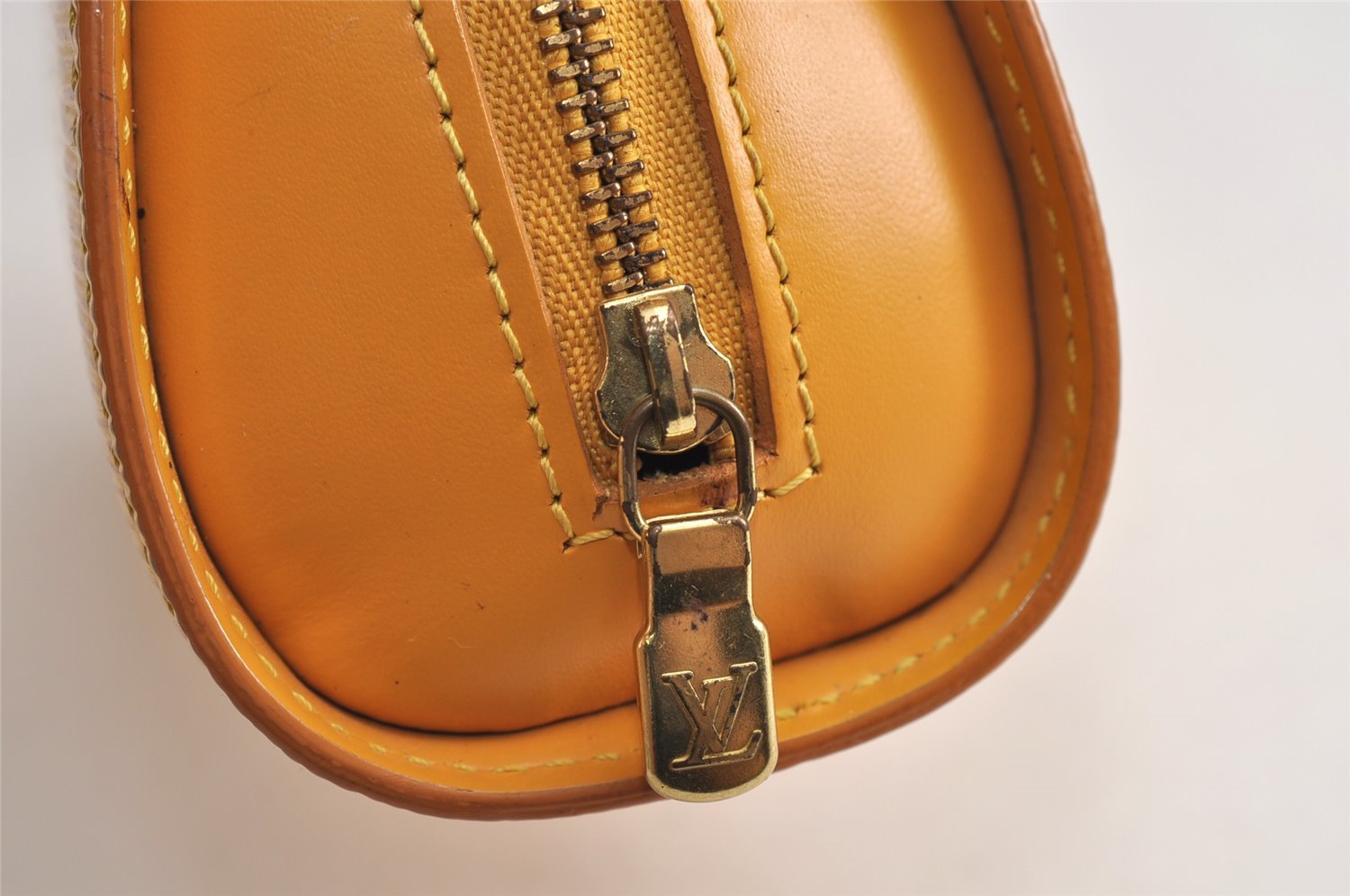 Authentic Louis Vuitton Epi Dauphine Cosmetic Pouch Yellow M48449 Junk 0862K