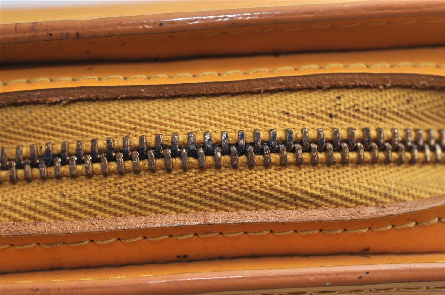 Authentic Louis Vuitton Epi Dauphine Cosmetic Pouch Yellow M48449 Junk 0862K