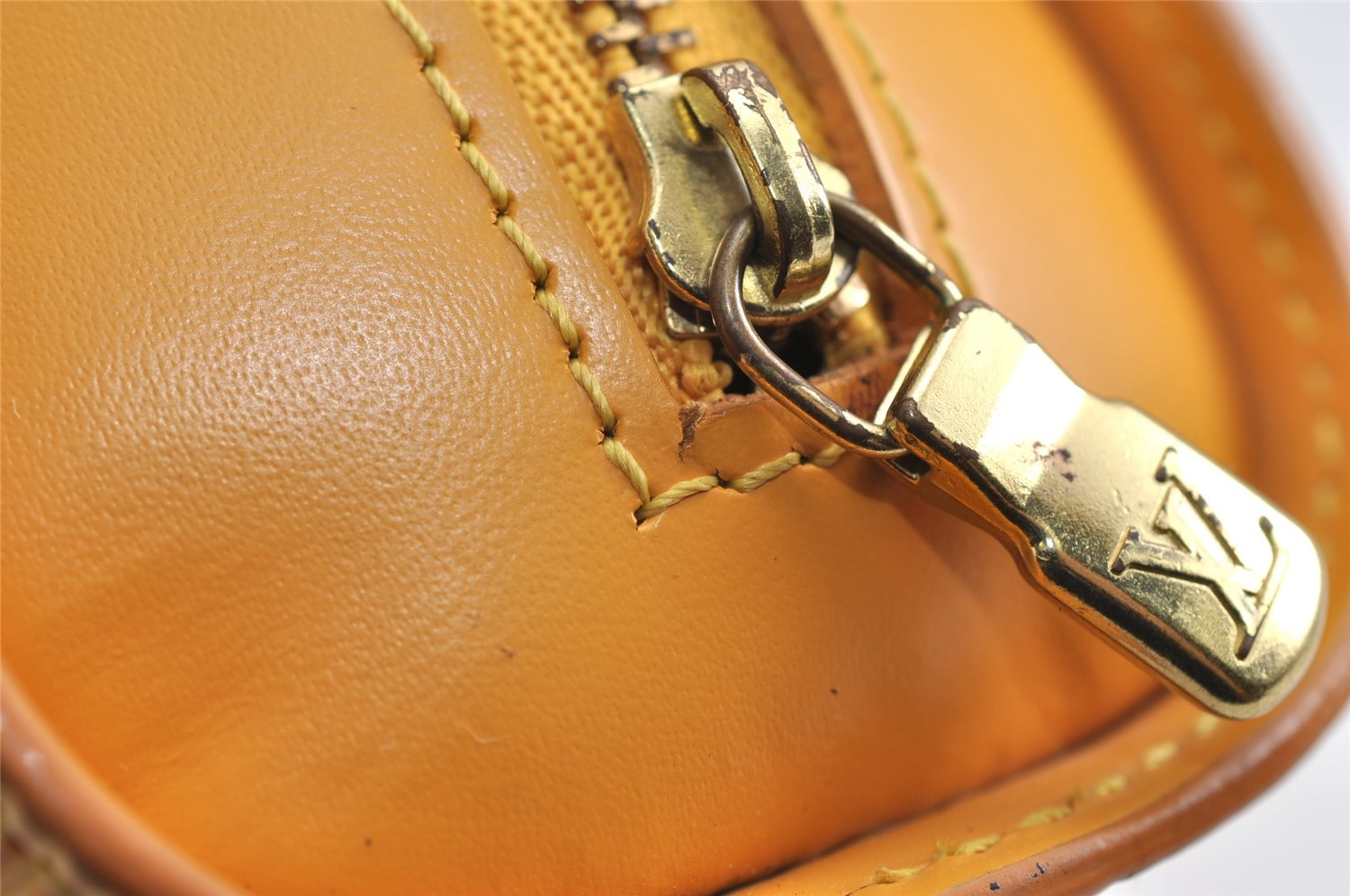 Authentic Louis Vuitton Epi Dauphine Cosmetic Pouch Yellow M48449 Junk 0862K