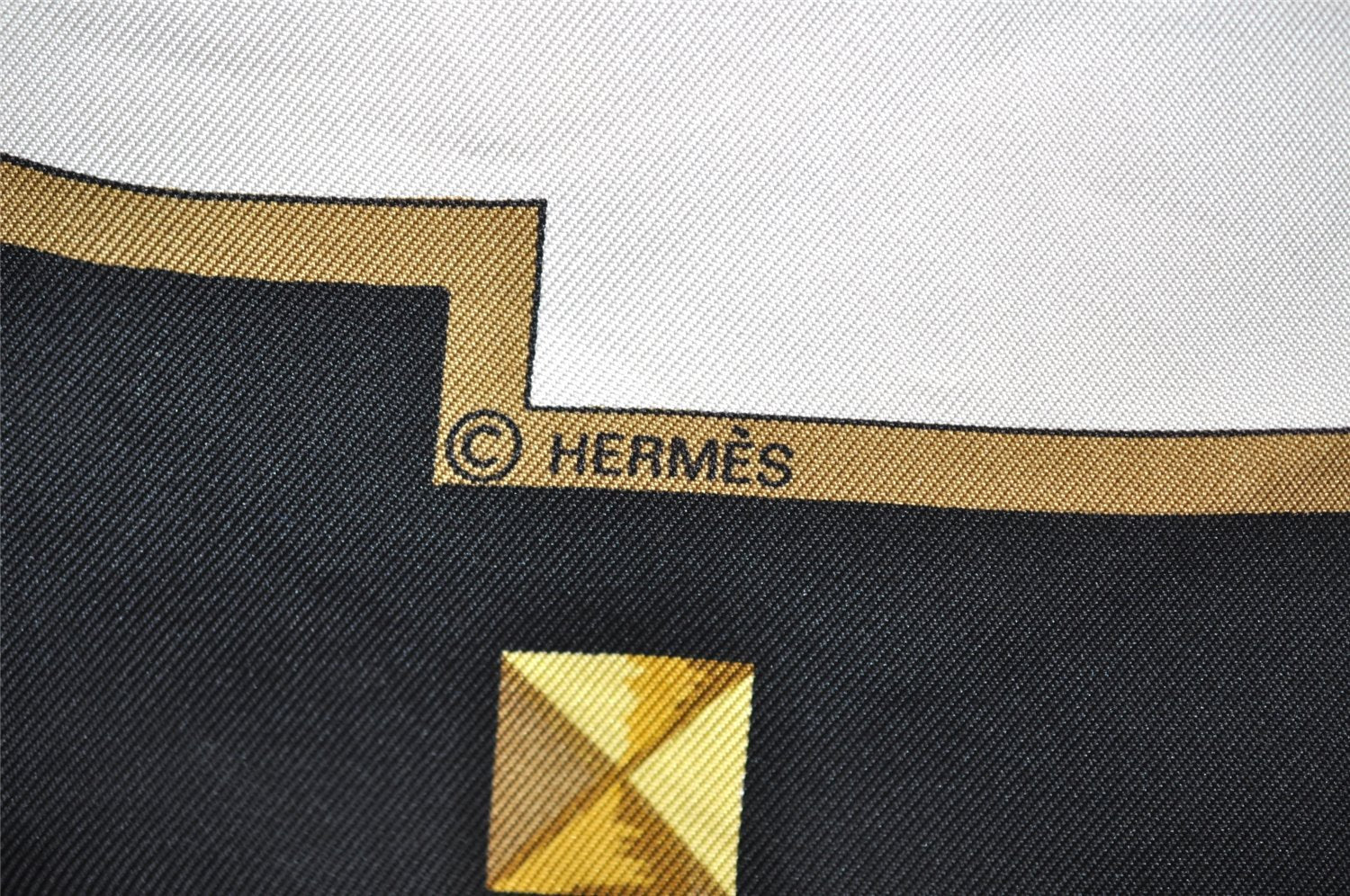 Authentic HERMES Carre 90 Scarf 